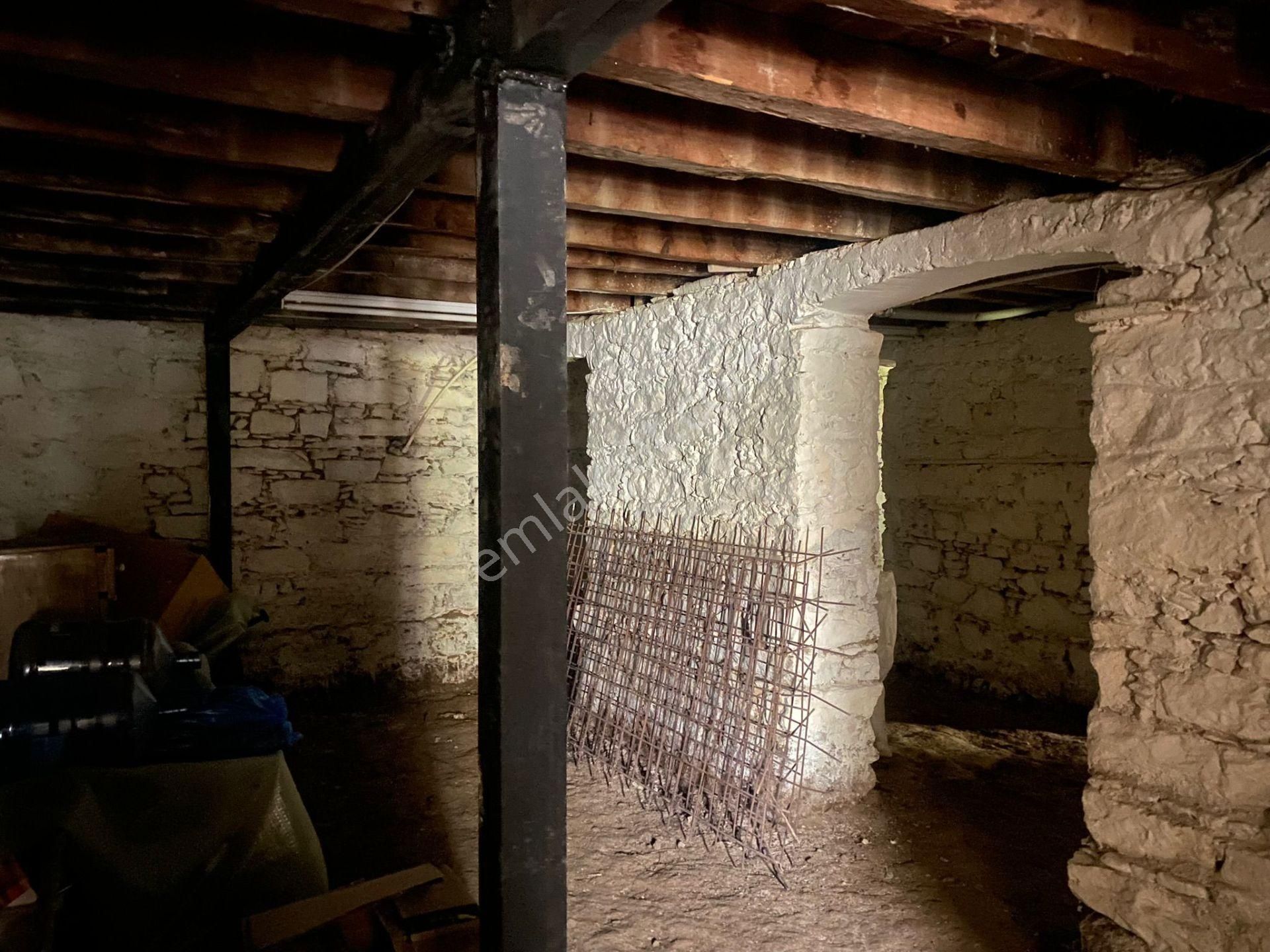 Bir Bodrum Hayali, Satılık Bahçeli Taş Ev - Görsel 15