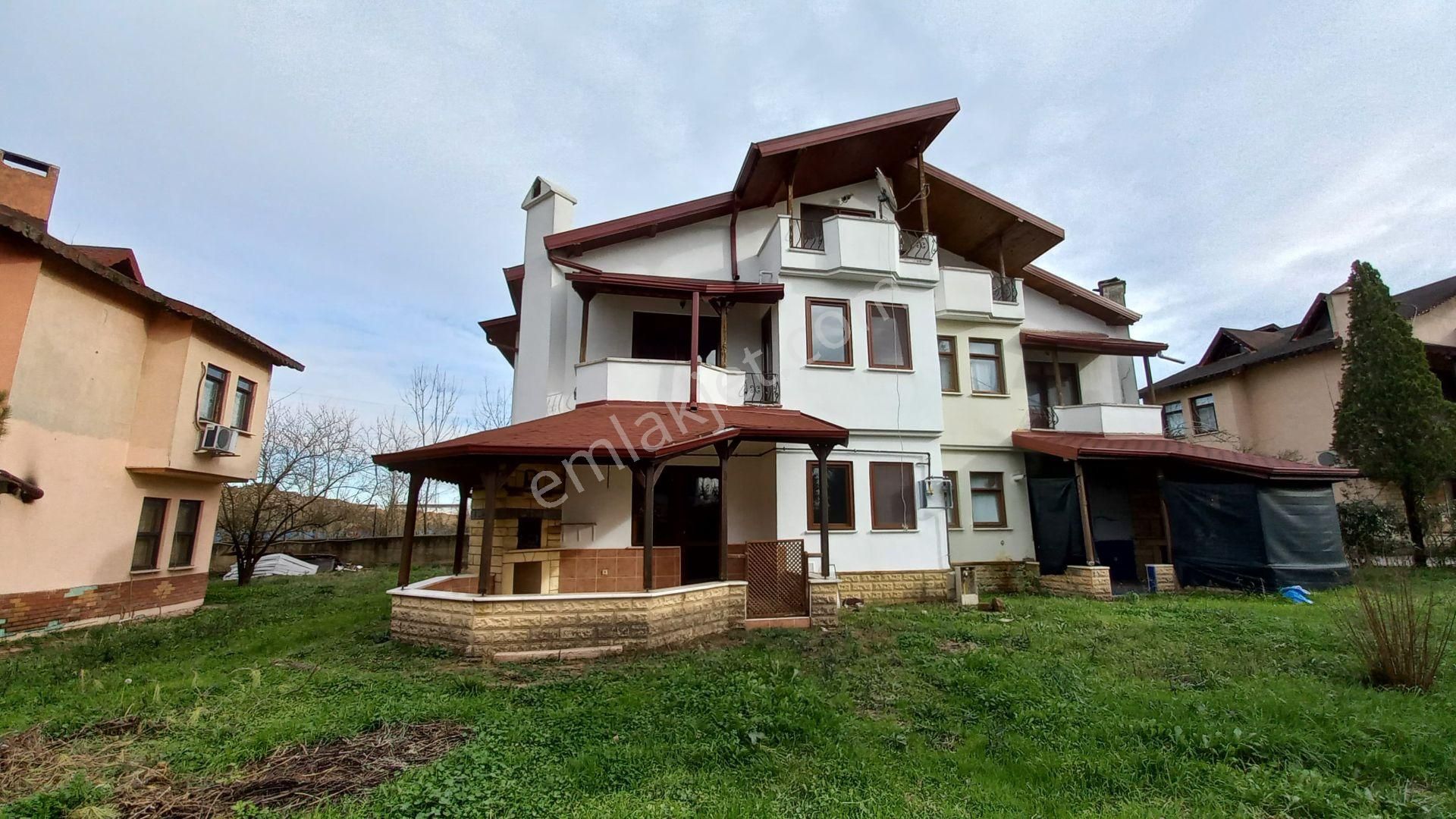 Kartepe Çepni Satılık Villa Kartepe Çepni Mahallesi Kurudere Villaları Satılık Villa