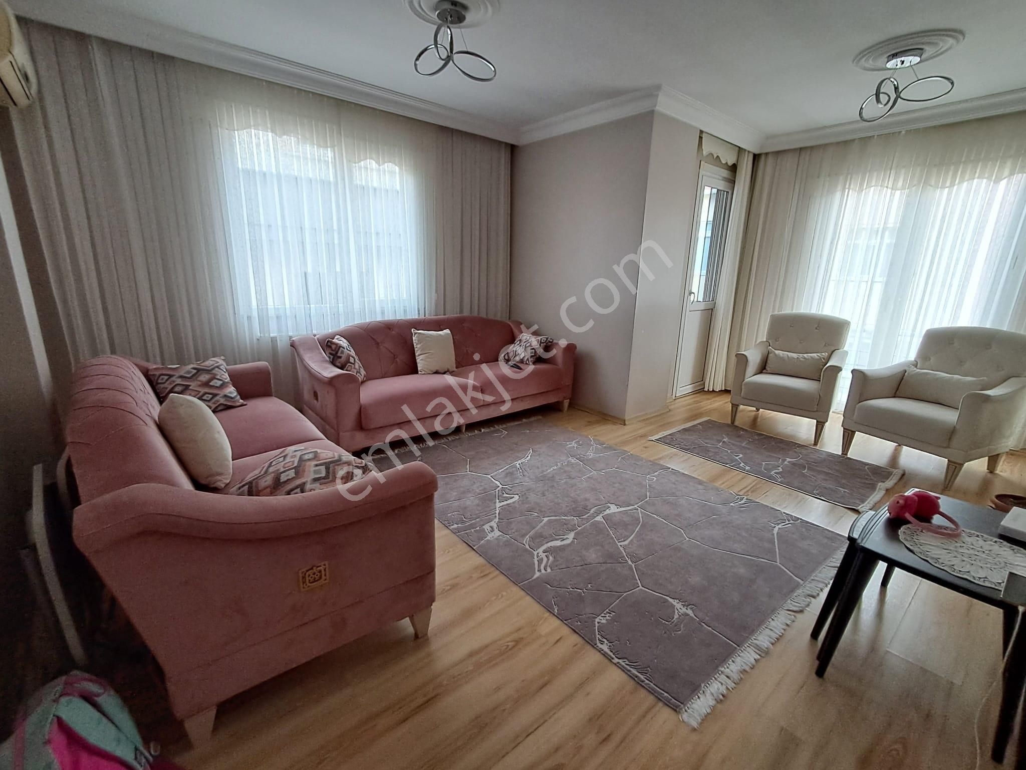 Ataşehir Kayışdağı Satılık Daire Oryaştan Kayışdağında Masrafsız,iskanlı 110m2 3+1 Arakat Daire