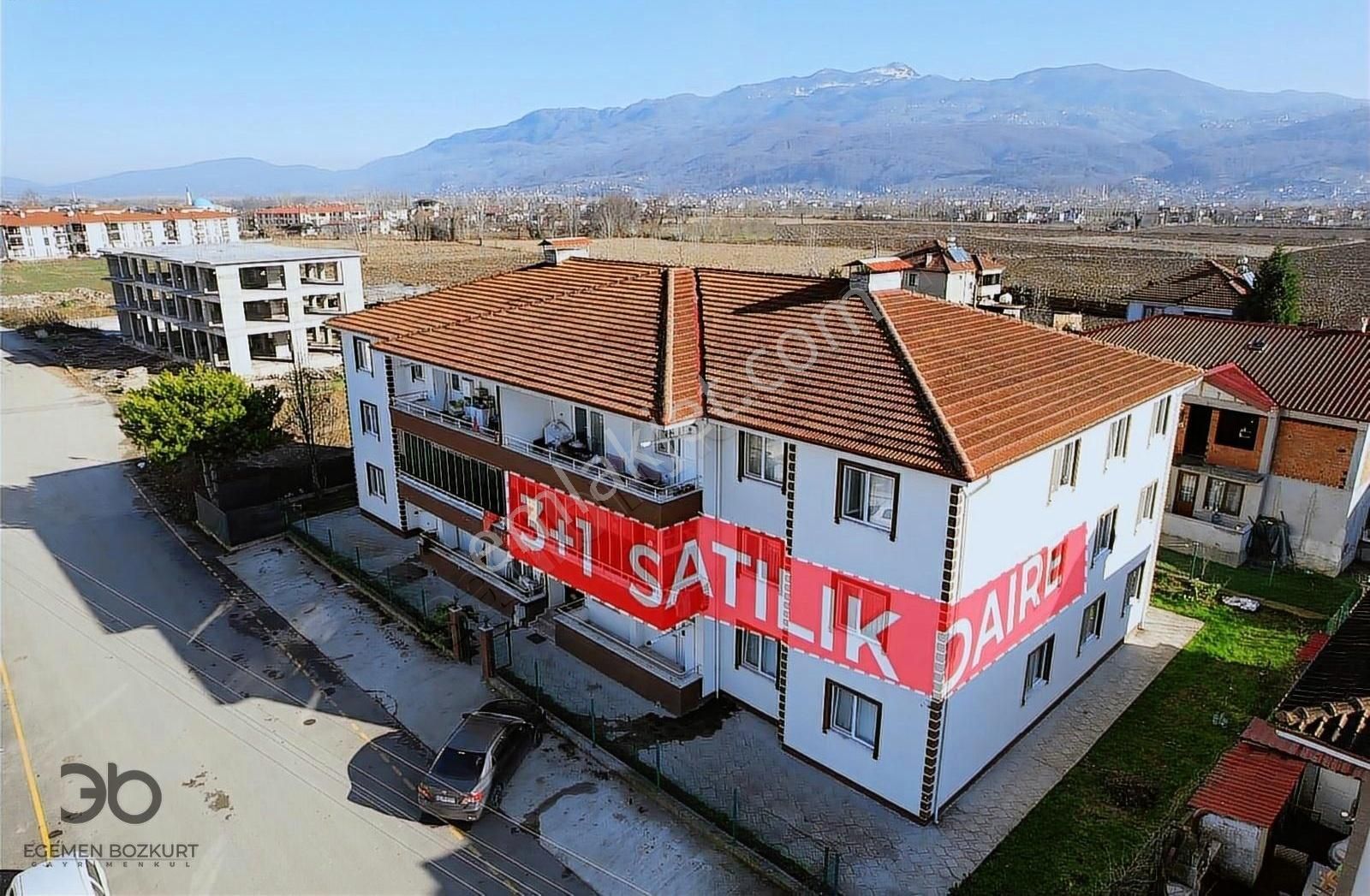 Akyazı Yunus Emre Satılık Daire Egemen Bozkurttan 20m² Çok Geniş Balkonlu 3+1 Satılık Daire