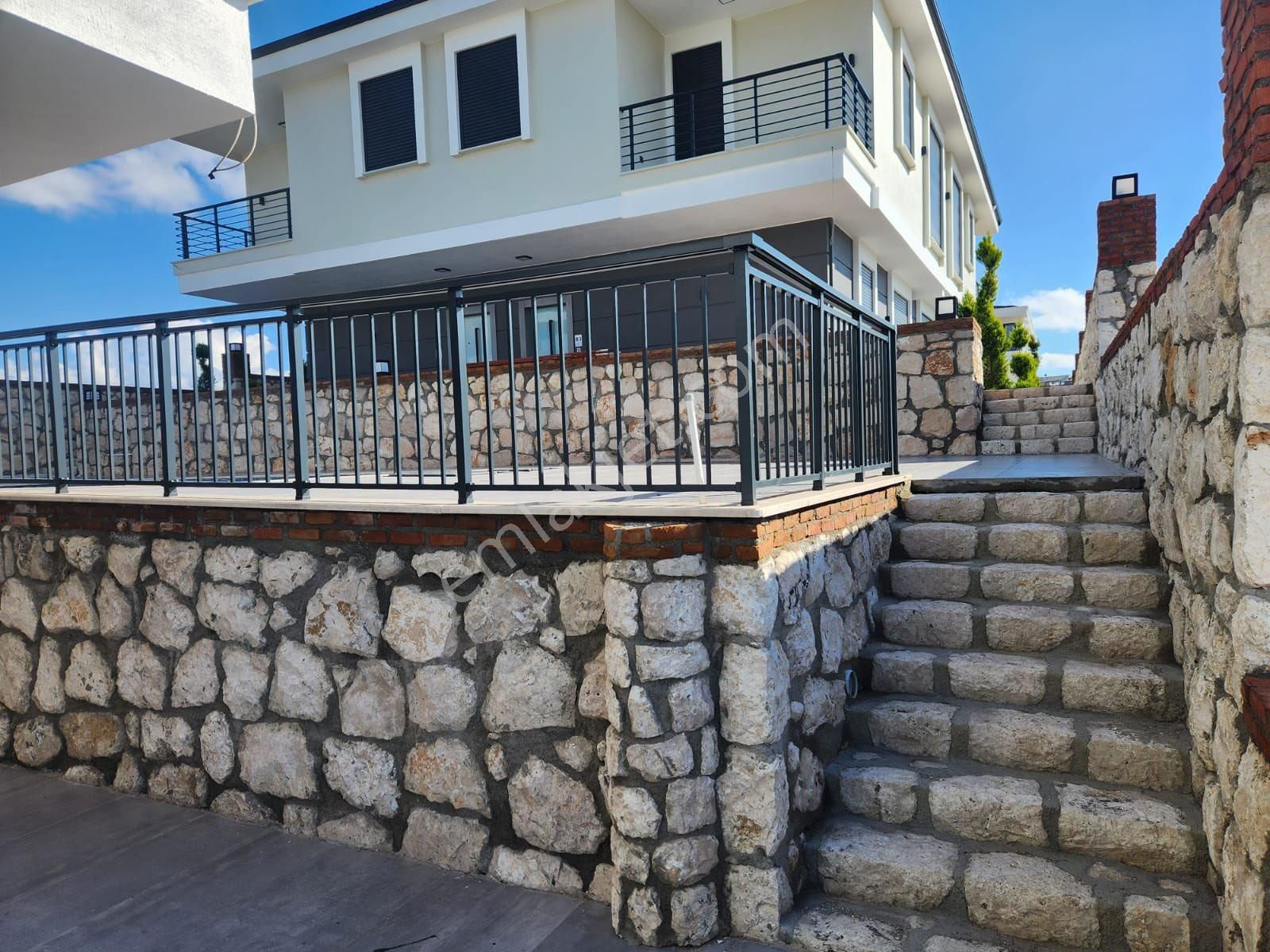 Didim Hisar Satılık Villa Didimde Hisar 3+1 Havuzlu Deniz Manzaralı Bahceli Villa