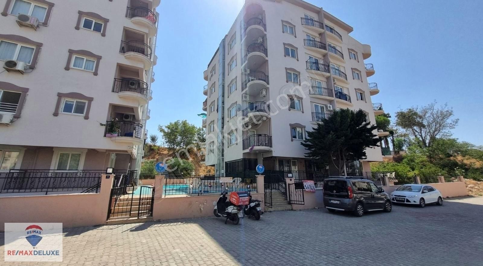 Didim Altınkum Satılık Daire Altınkum Mahallesi Havuzlu Sitede 2+1 Eşyalı Daire