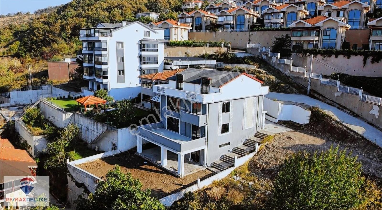 Başiskele Yeşilkent Satılık Villa Başiskele Döngelde Satılık 9+1 Triplex Villa