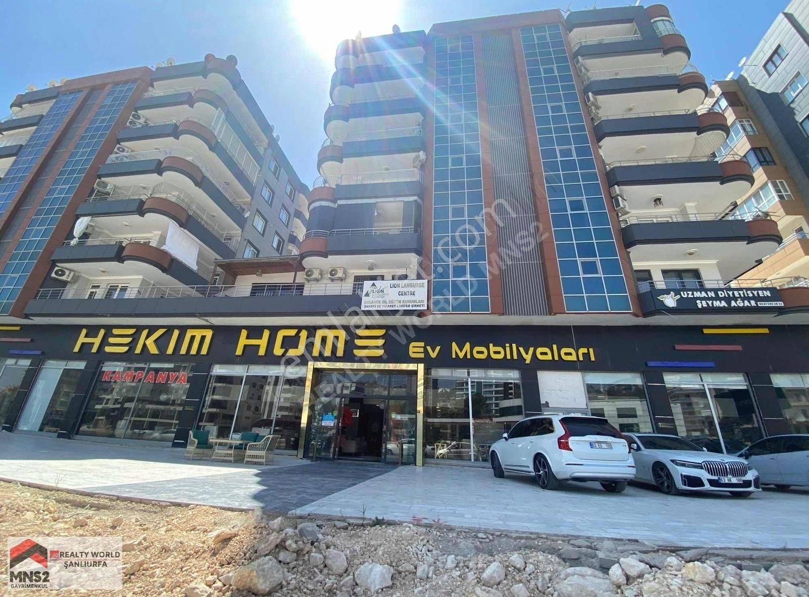 Karaköprü Akpıyar Satılık Ofis Realty World Mns2 Gayrimenkul Velat'tan Satılık 4+1 Lüks Ofis