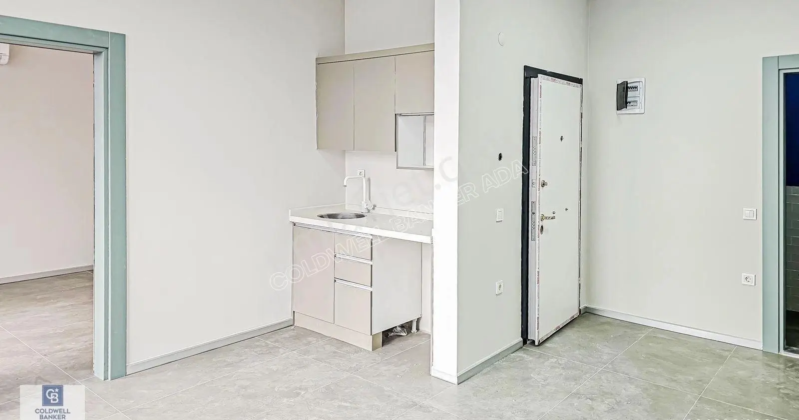 Kuşadası Şehir Merkezinde Yeni Binada 1+1 Kiralık Ofis - Görsel 5