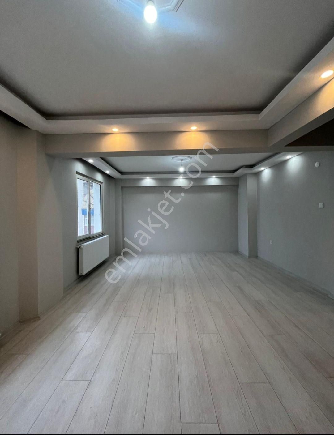 İlkadım Çiftlik Kiralık Daire Gürbüz Cami Mevkiginde 3+1 3 Kat 125m2