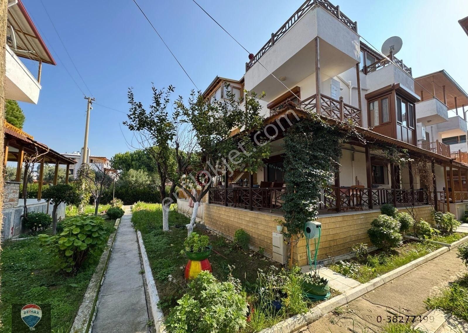 Kuşadası Karaova Satılık Yazlık Kuşadası Karaovada Denize 500m, Tadilatlı, Doğalgazlı 3+1 Villa