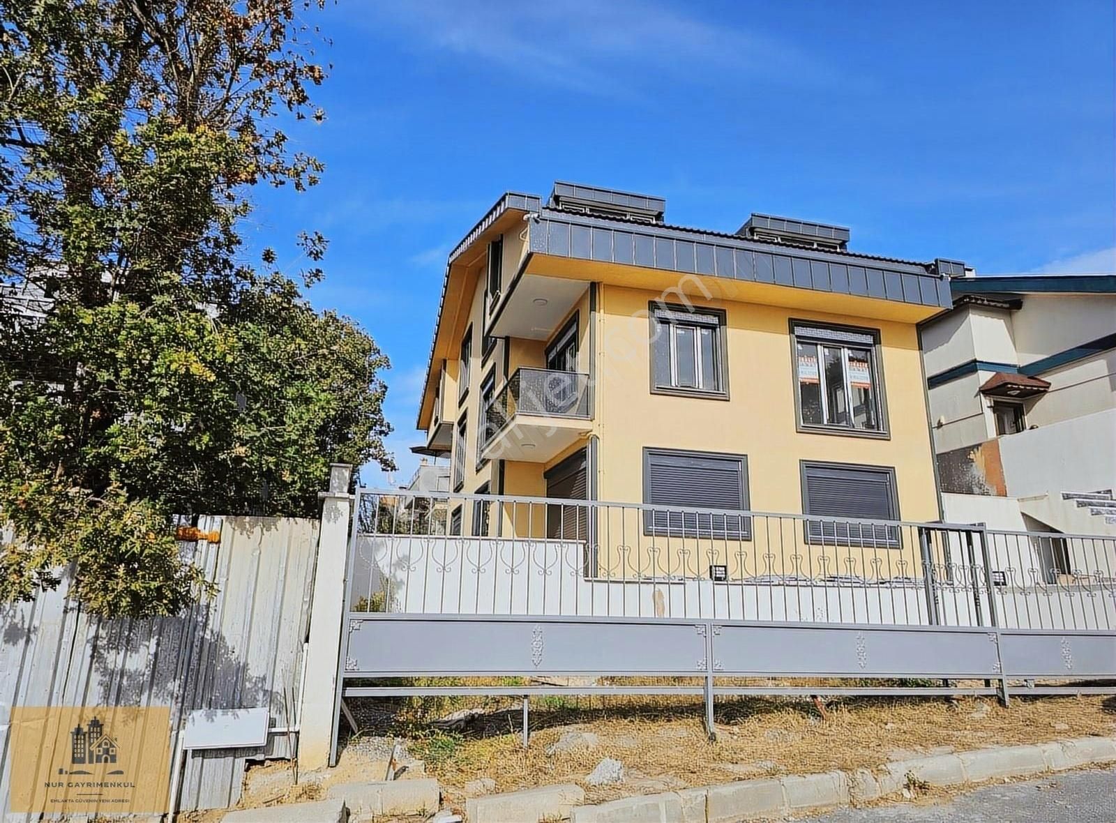 Sarıyer Uskumruköy Kiralık Villa Nur Gayrimenkul'den Uskumruköy'de Kiralık 5+1 240 M2 Sıfır Villa