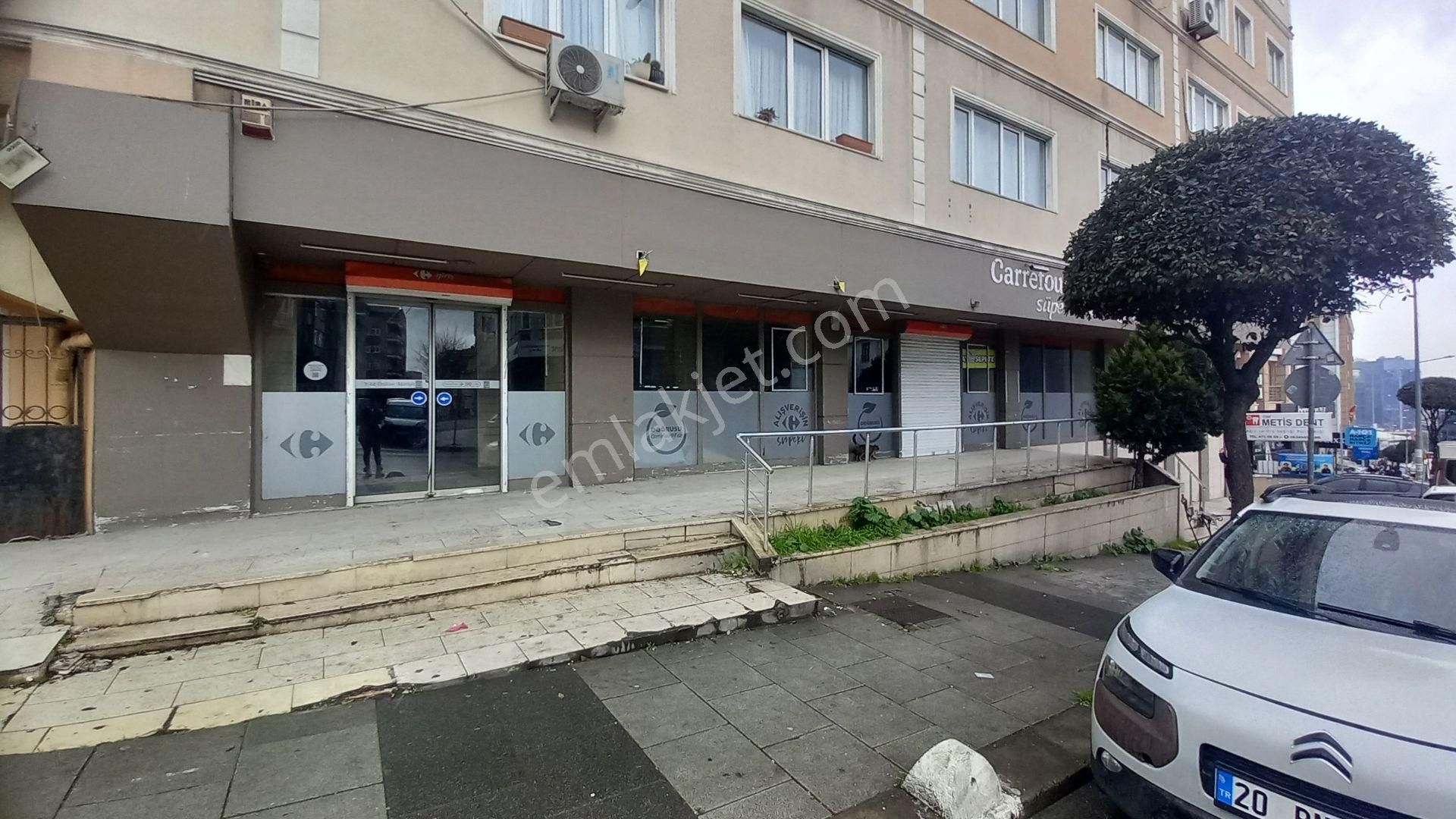 Küçükçekmece Halkalı Merkez Kiralık Genel Halkalı Merkez Mahallesi Ana Cadde Üstü 1900m2 Kiralık İşyeri