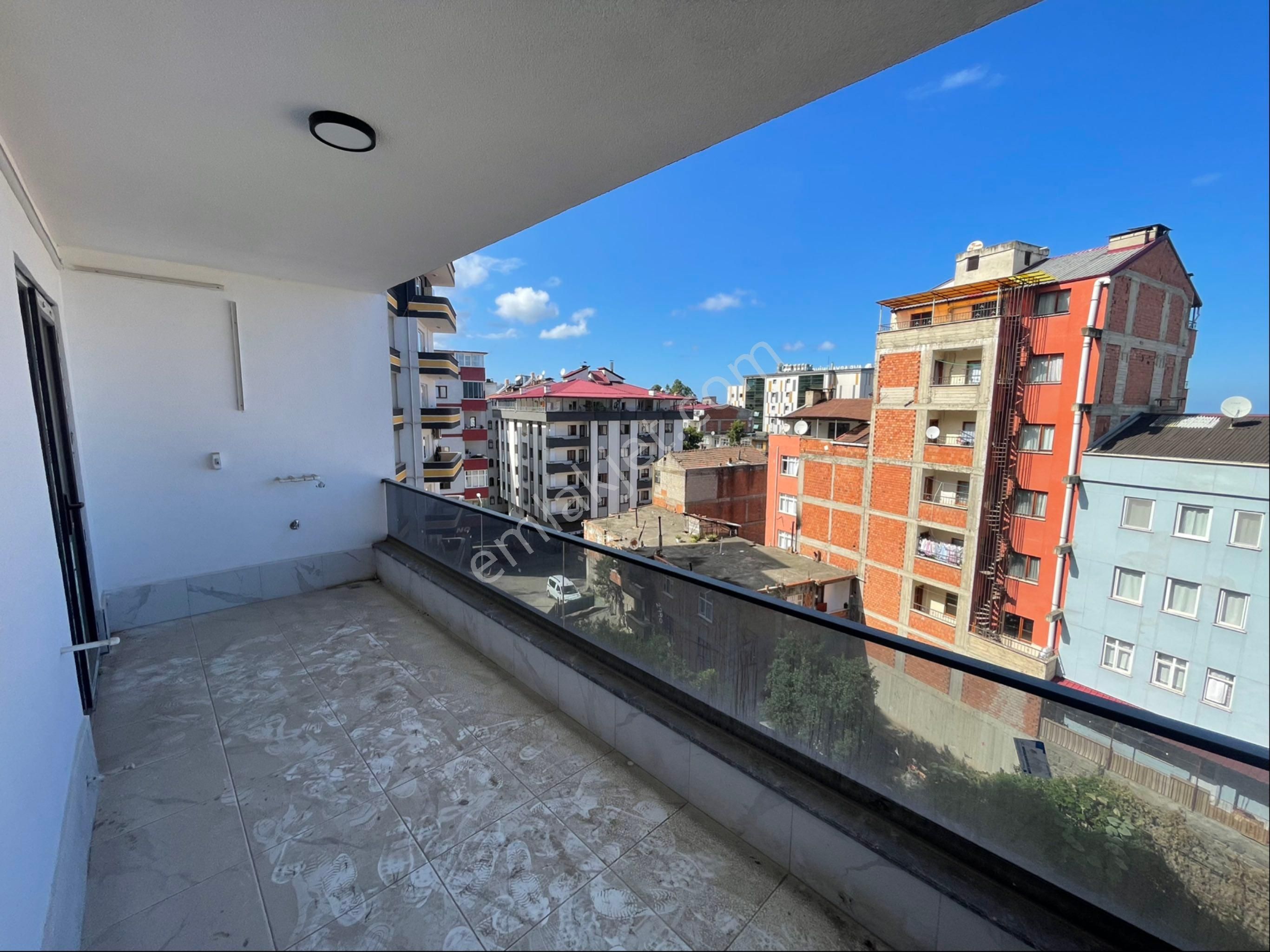 Yomra Merkezde Sahile Ve Ana Yola Yakın 3+1 Sıfır Satılık Daire - Görsel 2