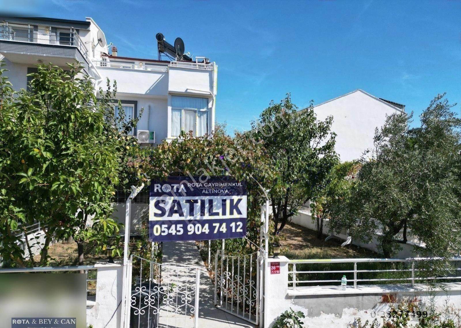 Ayvalık Altınova Satılık Villa Rota Gayrimenkul'den Altınköy Sitesinde Köşe Villa