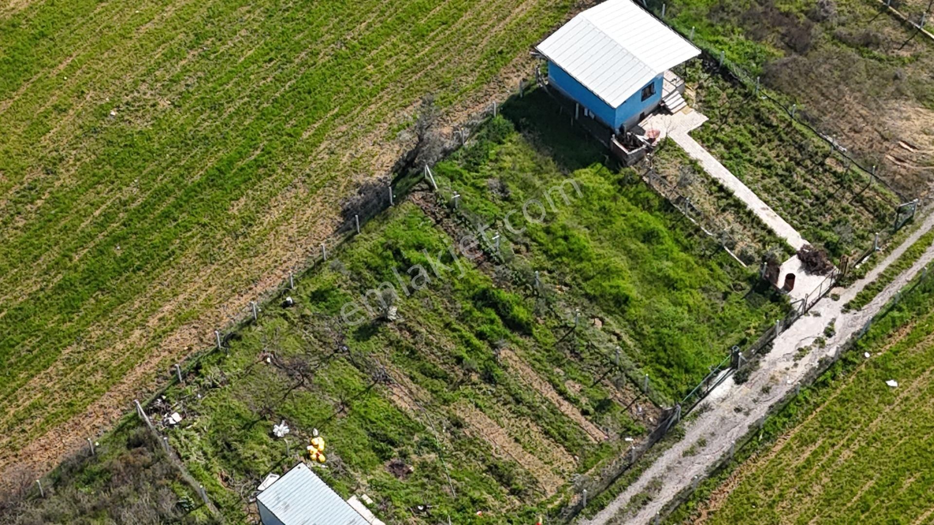 Menderes Akçaköy Satılık Bağ & Bahçe Menderese 1km Elektrik Su Site İçinde 300m2 Arsa Akçaköy İzmir