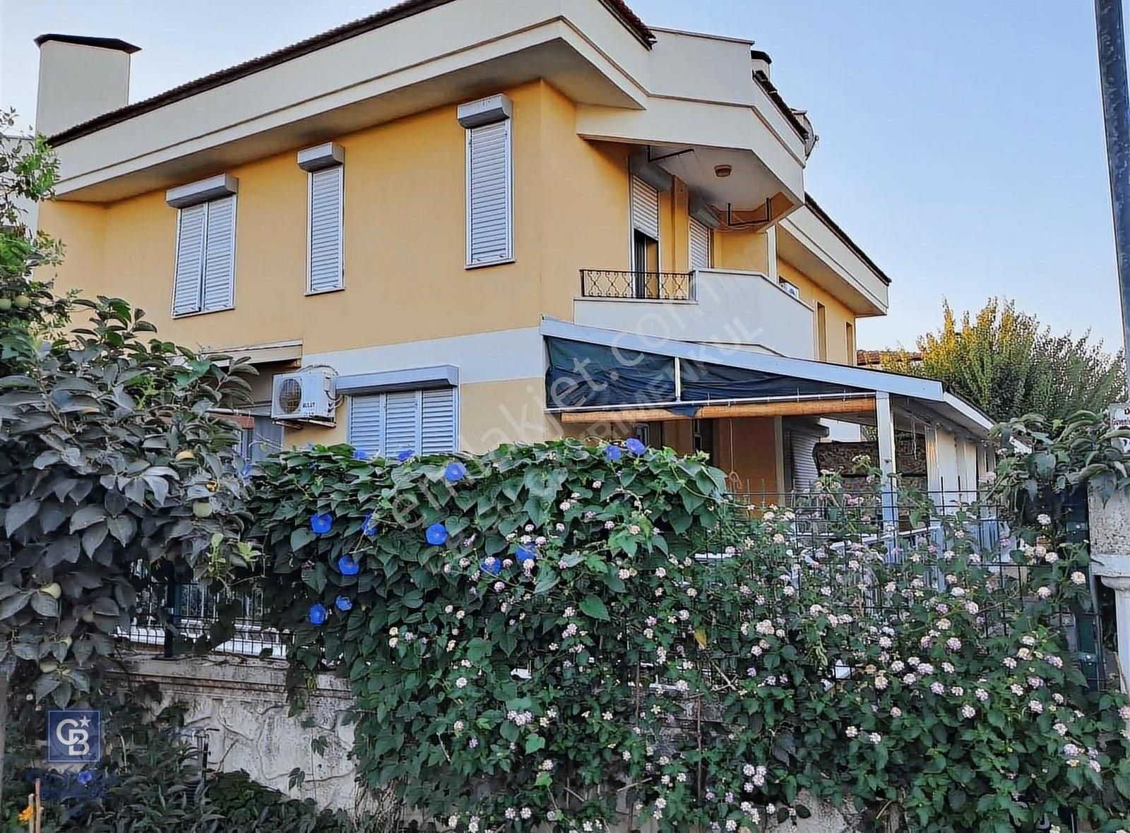 Dikili Salihler Satılık Villa Dikili Salihleraltı Cadde Üzeri 4+1 Eşyalı Satılık Villa