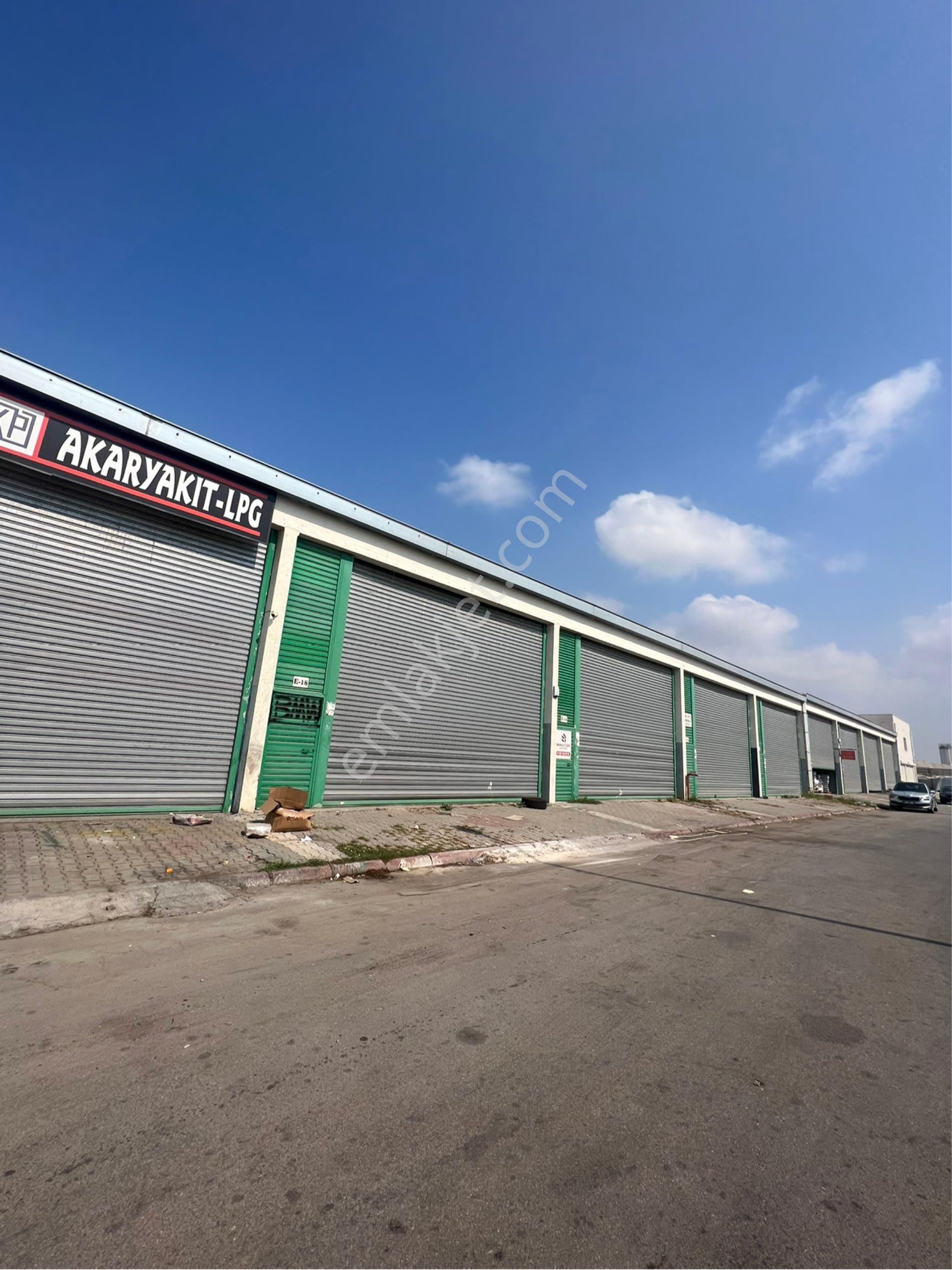 Yüreğir Güzelevler Kiralık Dükkan & Mağaza İskanlı / Güvenlikli Sanayi Sitesinde Kirlık 100 M2 İşyeri