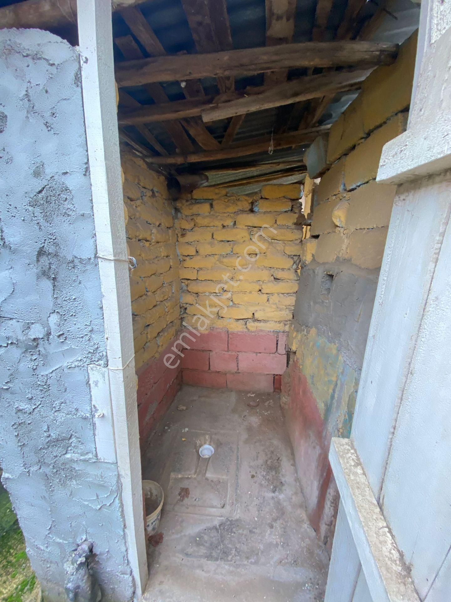 Gülcü Gayrimenkulden Yeniceköy De Satılık Köy Evi Ve Damı - Görsel 17