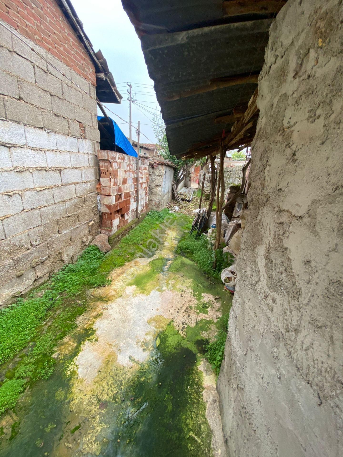 Gülcü Gayrimenkulden Yeniceköy De Satılık Köy Evi Ve Damı - Görsel 10