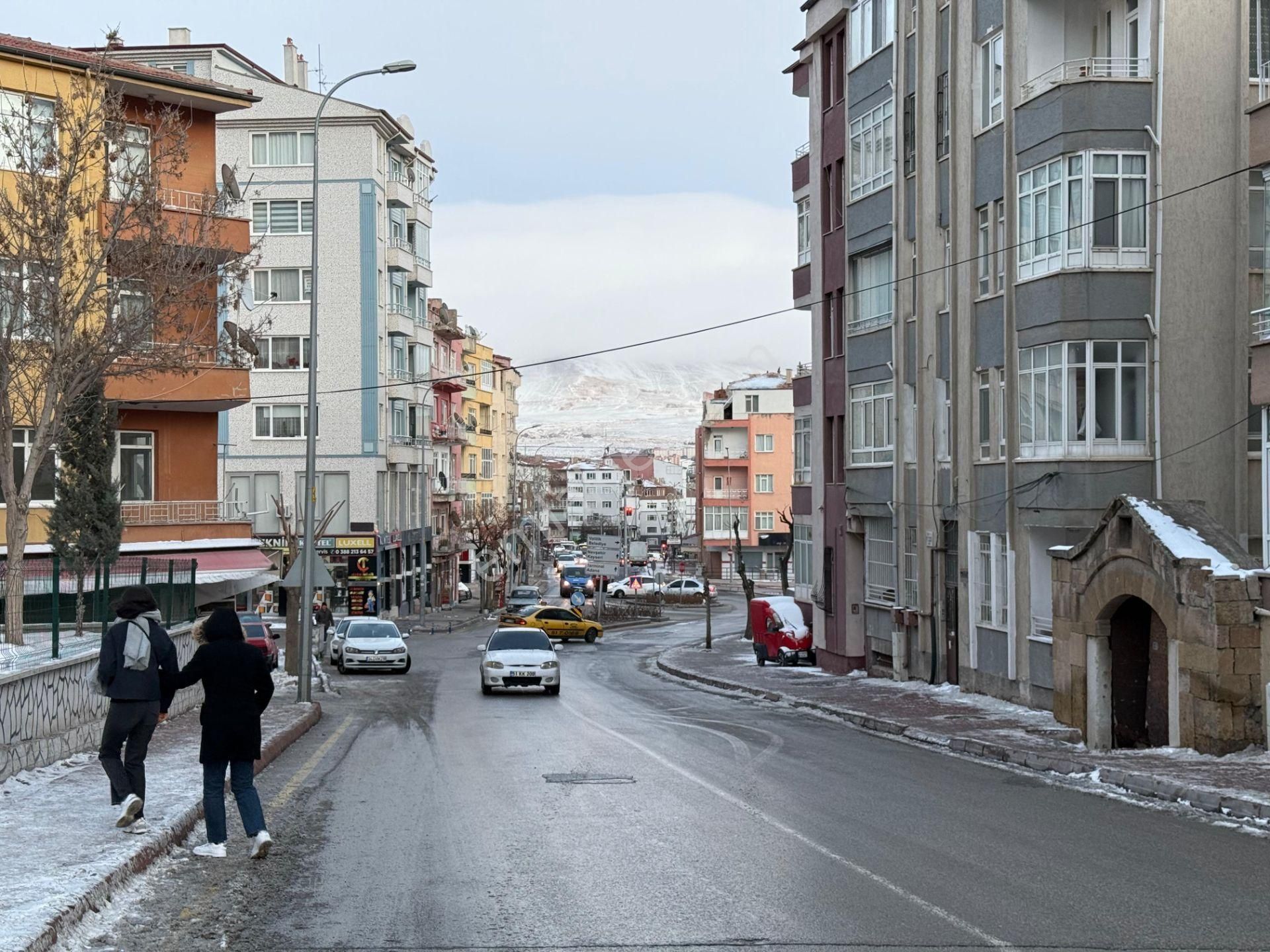 Niğde Merkez Yenice Satılık Daire E.gökal Dört Ayak Cami Yanı Geniş 3+1 Daire!!!