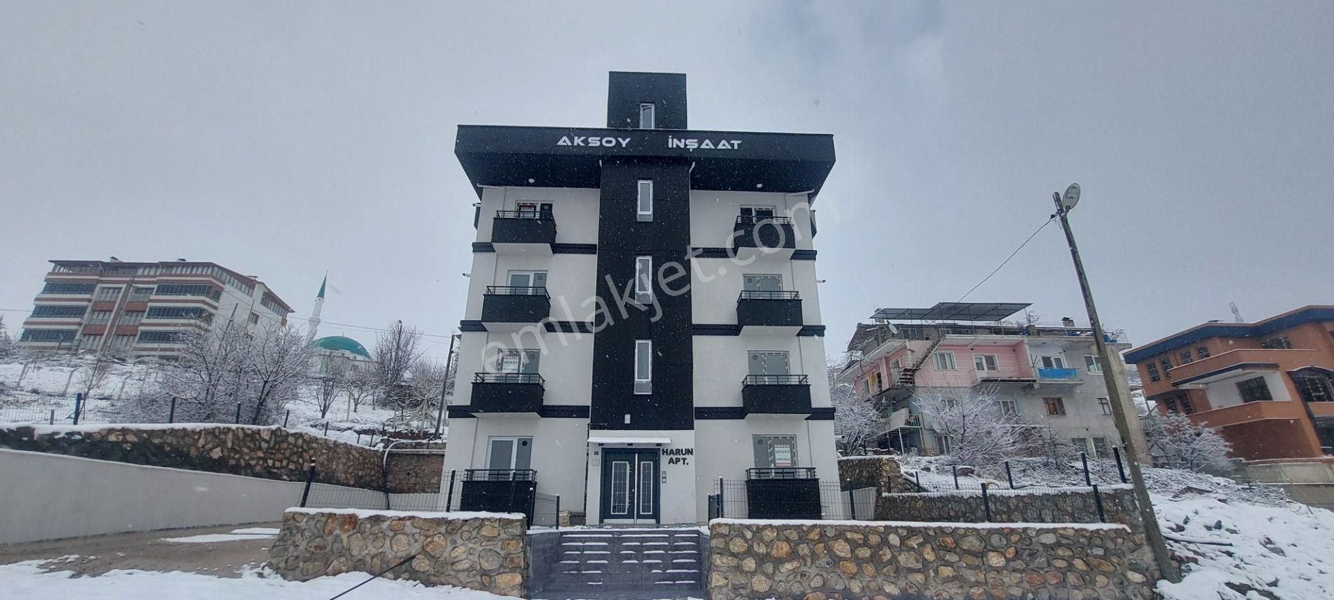 Tokat Merkez Güneşli Kiralık Daire Vadi Emlak'tan Güneşli Mah. Sıfır Full Eşyalı Kiralık 1+1 Daire