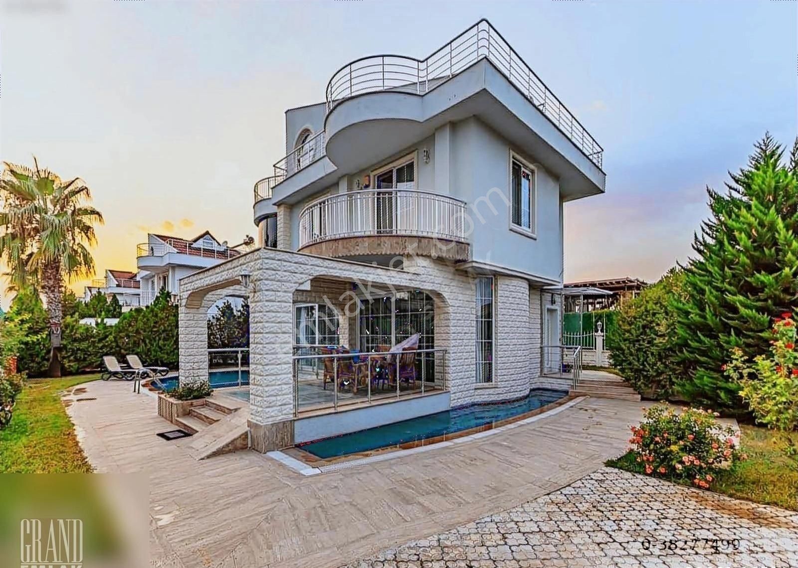 Serik Kadriye Satılık Villa Antalya Kadriye De Müstakil Havuzlu Esyalı Satılık 3+1 Villa