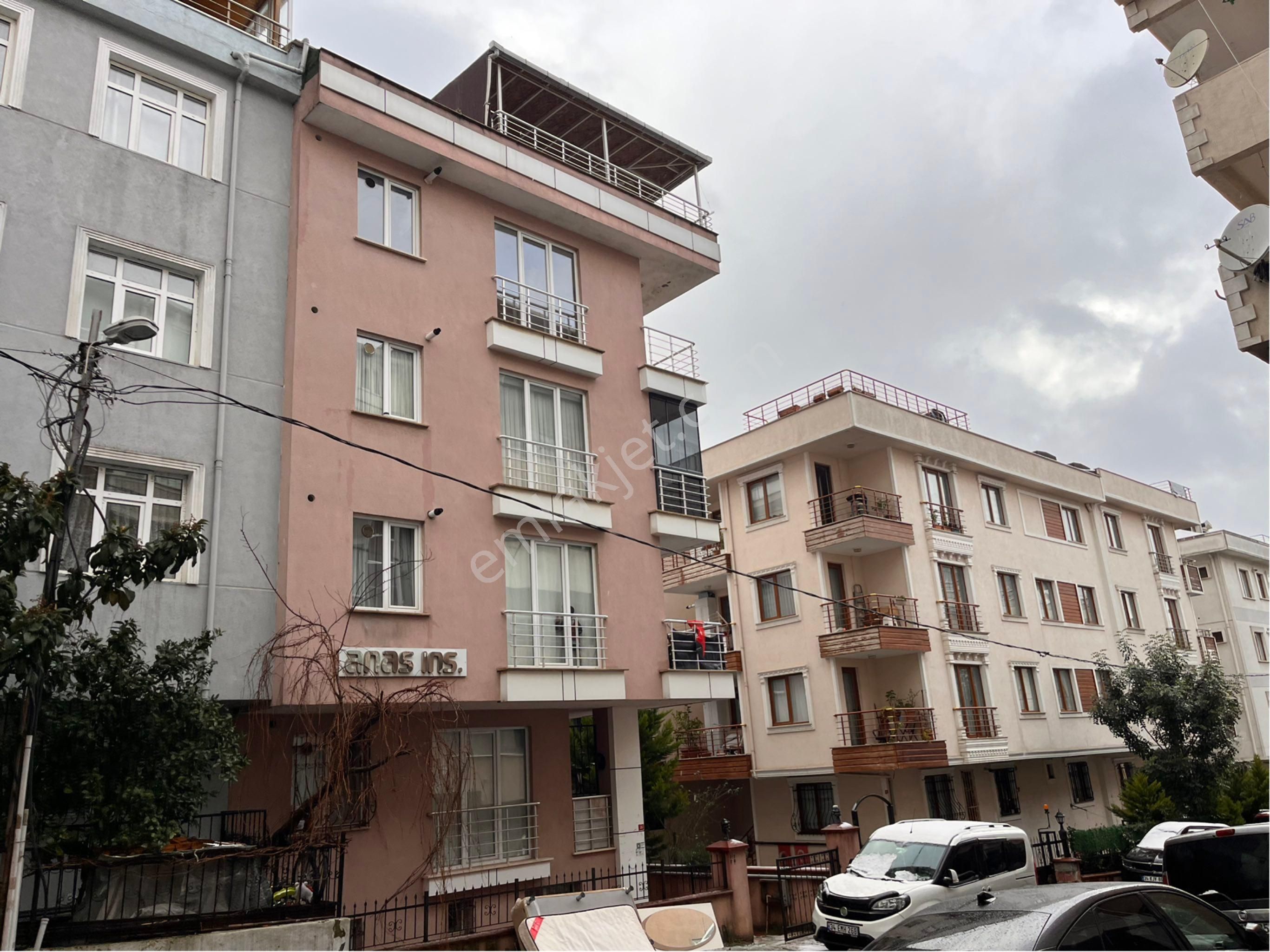 Sancaktepe İnönü Kiralık Daire Sarıgazi Merkez'de Demokrasi Caddesine Paralel 90 M2 2+1 Arakat