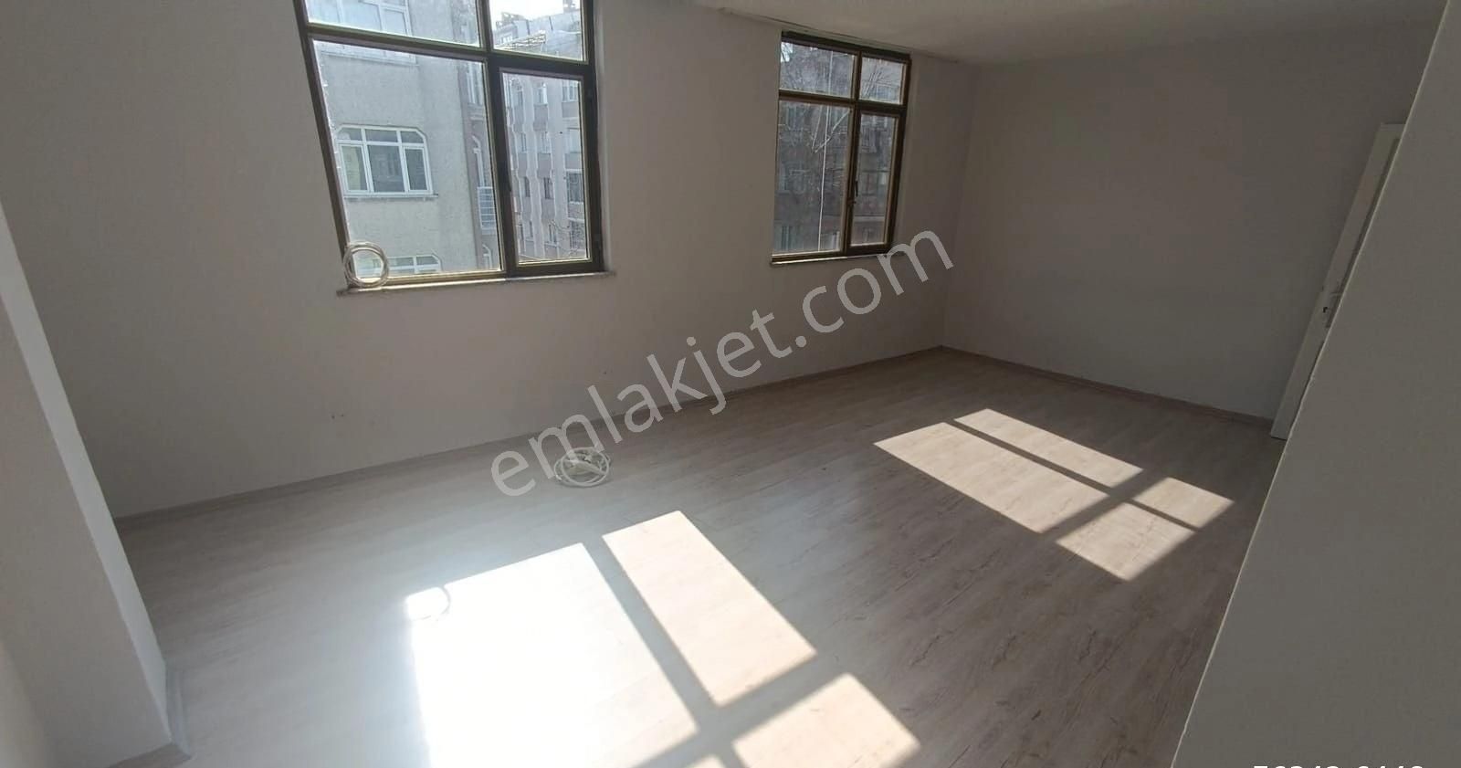 Zeytinburnu Nuripaşa Kiralık Dükkan & Mağaza Zeytinburnu Nuripaşa Merv Caddesinde 105m² 3.kat İşhanında Kiralık İşyeri Osmanlı Emlak