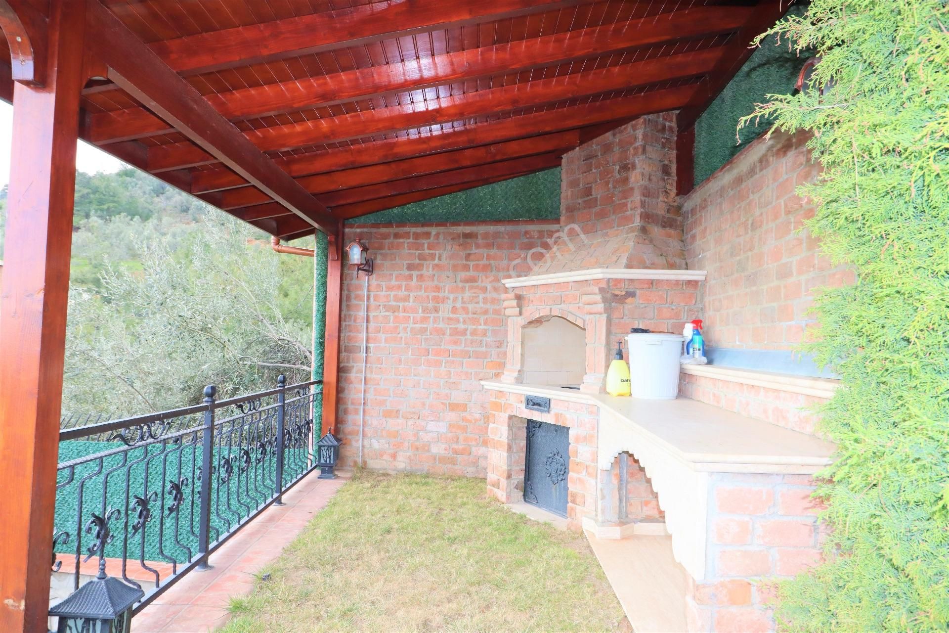 Altınoluk'ta Satılık Taş Villa Ful Deniz Manzarslı - Görsel 16