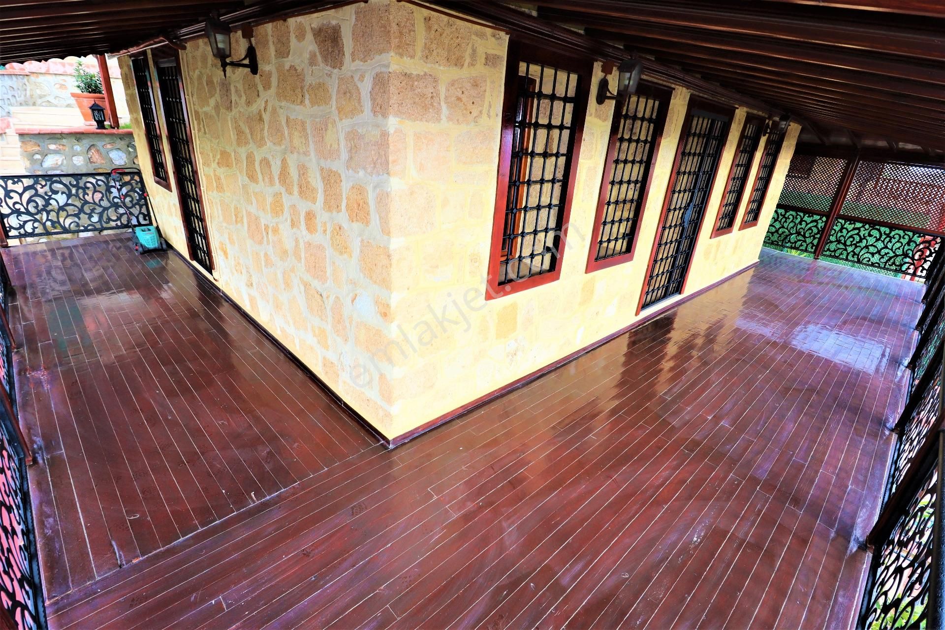 Altınoluk'ta Satılık Taş Villa Ful Deniz Manzarslı - Görsel 33