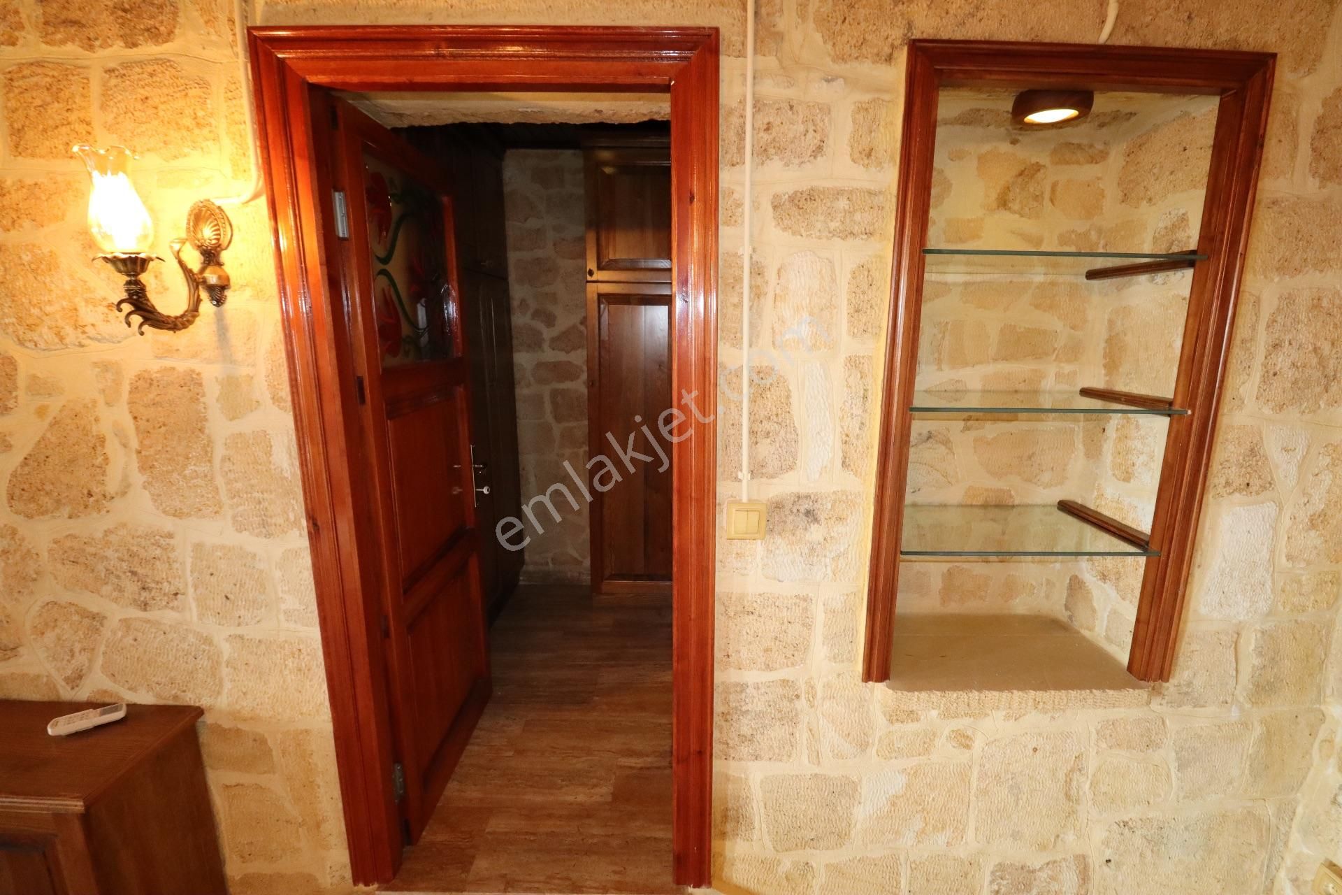 Altınoluk'ta Satılık Taş Villa Ful Deniz Manzarslı - Görsel 29