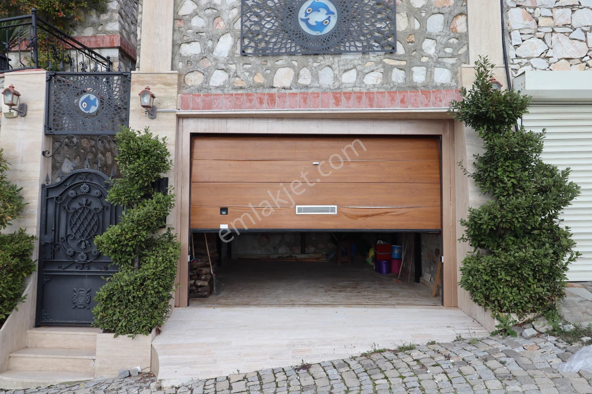 Altınoluk'ta Satılık Taş Villa Ful Deniz Manzarslı - Görsel 5