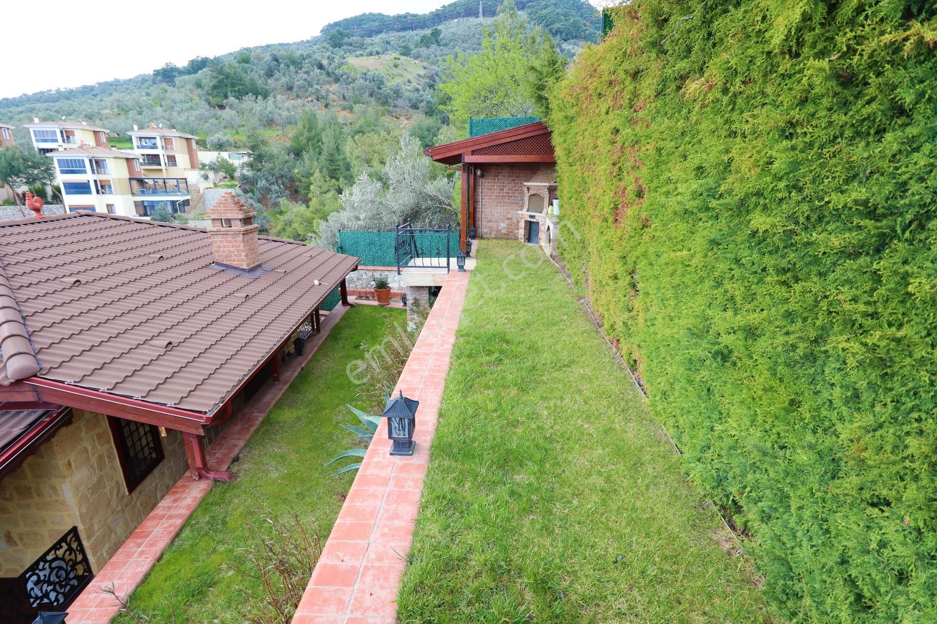 Altınoluk'ta Satılık Taş Villa Ful Deniz Manzarslı - Görsel 14