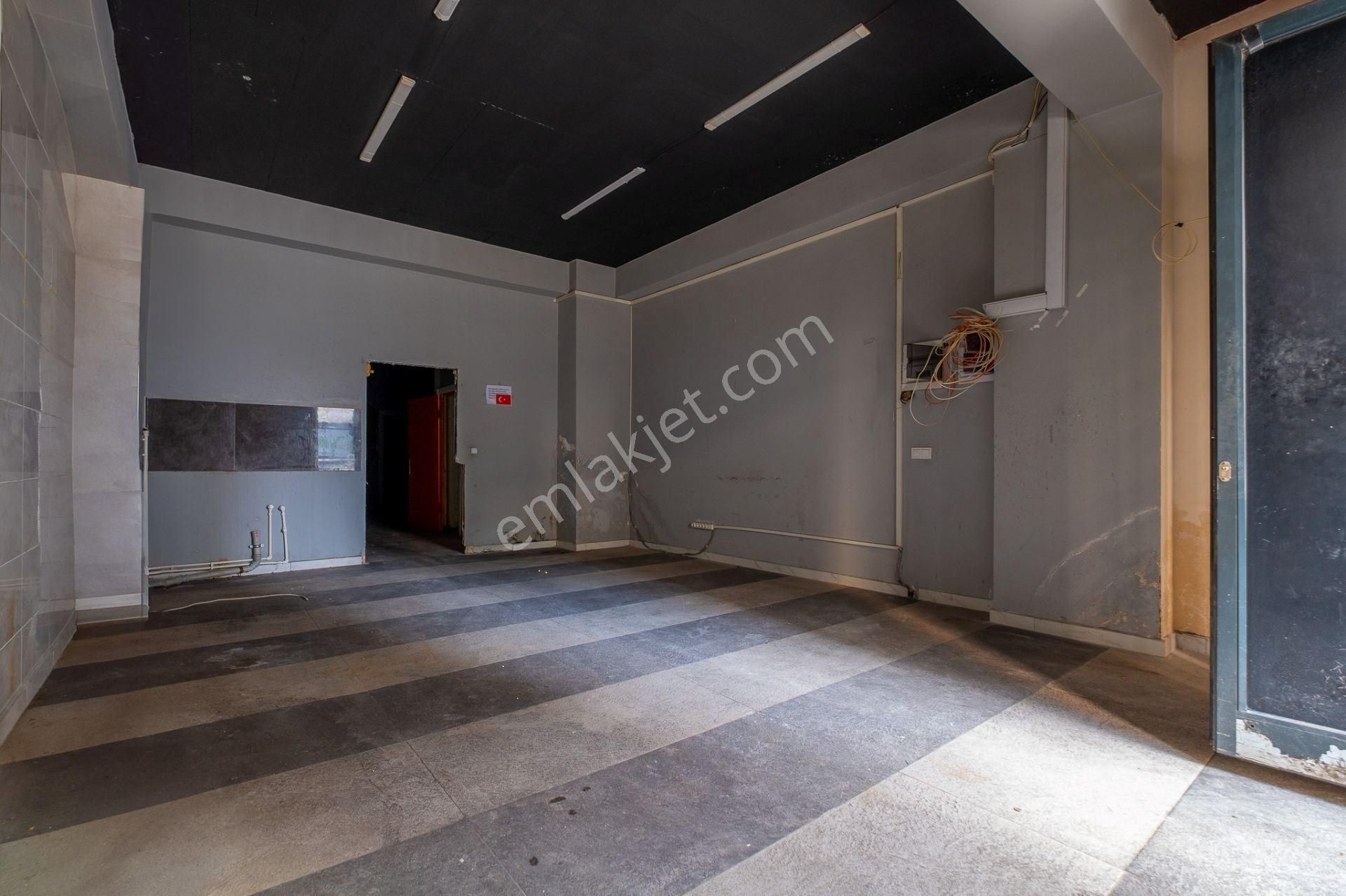 Dağıstan Gayrimenkulden Centro 286 M2 Kiralık Depolu Dükkan