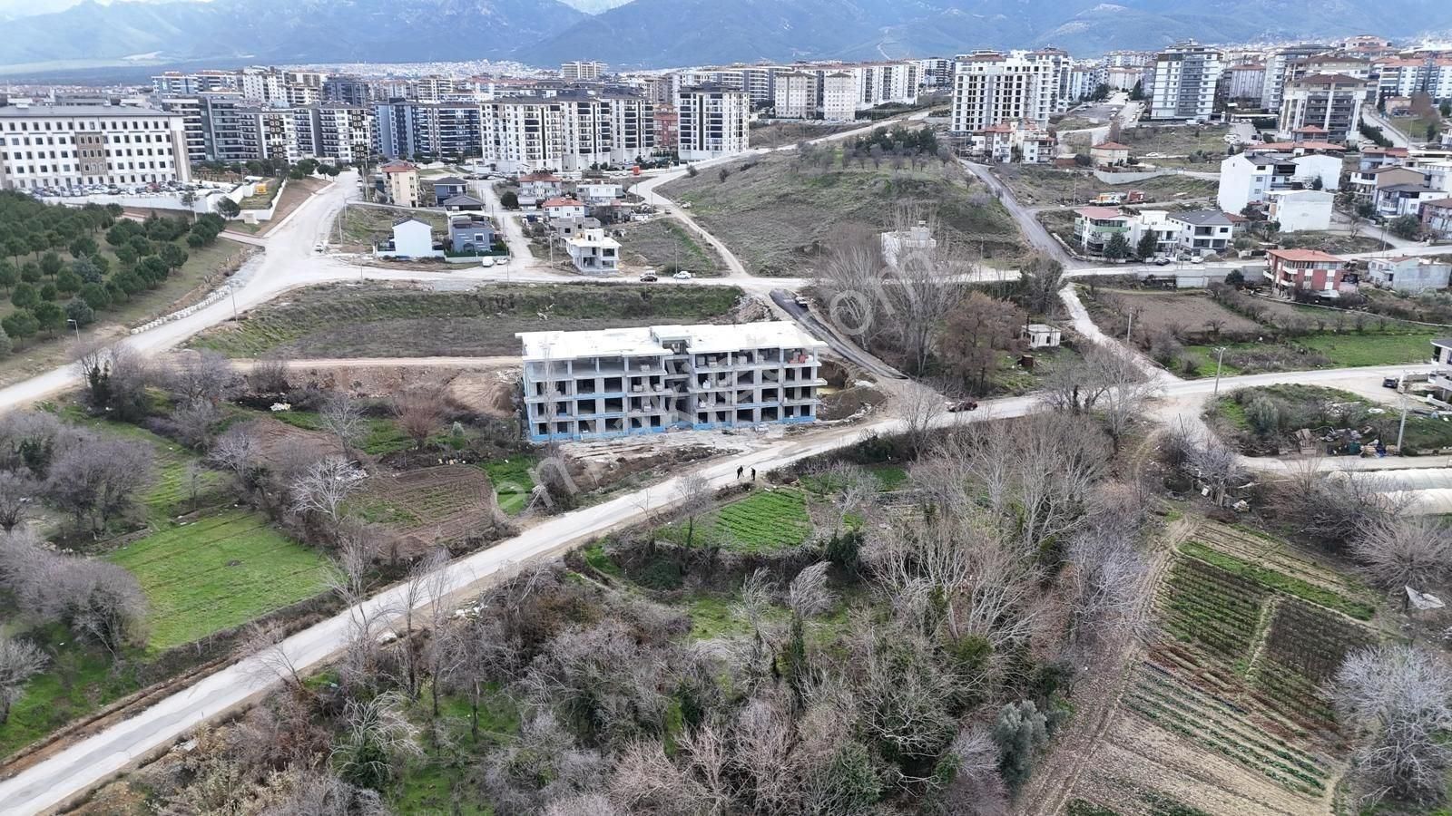 Merkezefendi Şemikler Satılık Ticari İmarlı Şemikler'de Masal Parkı Yanı Ticari İmarlı 699 M2 Arsa