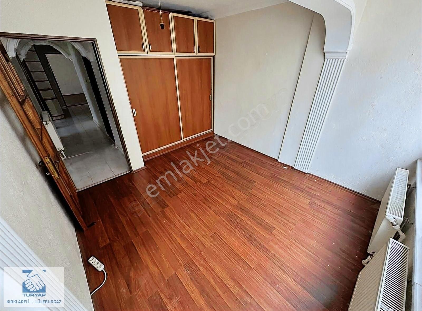 Lüleburgaz Siteler Kiralık Daire Turyap'tan Bir Nefes Hastanesi Arkası 3+1 135m2 Ara Kat Aile Apt