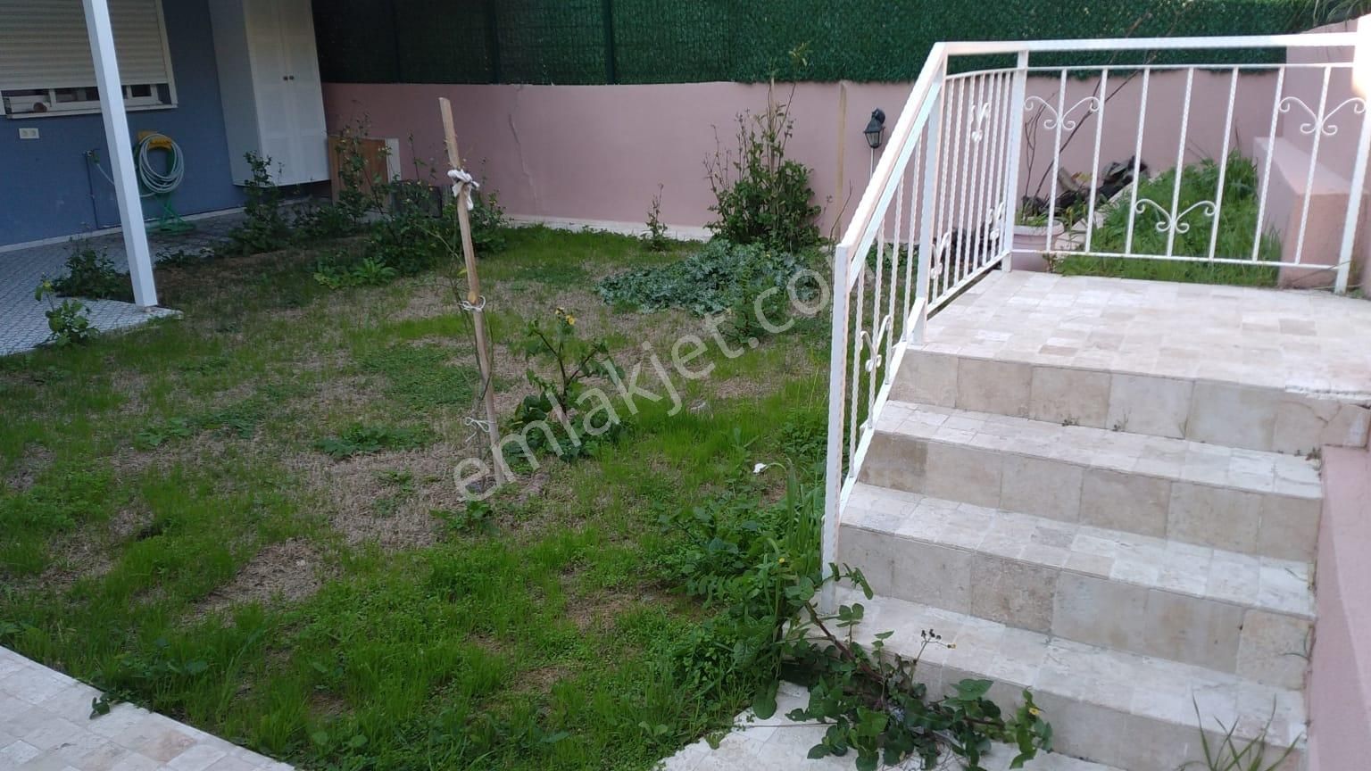 Kuşadası Türkmen Kiralık Daire Kuşadası Merkezde 2+1 Bahçeli Kiralık Daire