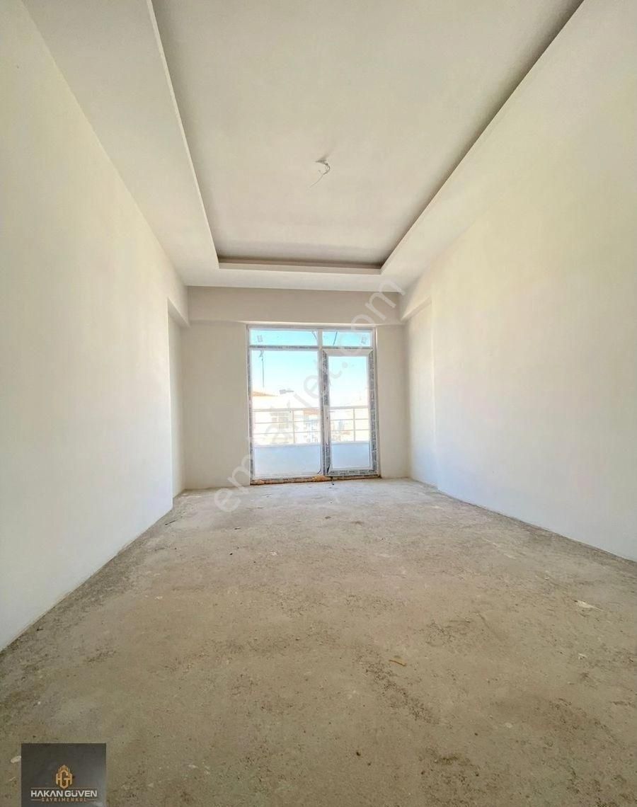 Karatay Çelebi Satılık Daire Fetih Caddesine Ve Tramvay 150m2 3+1 Üç Cepheli Site İçi