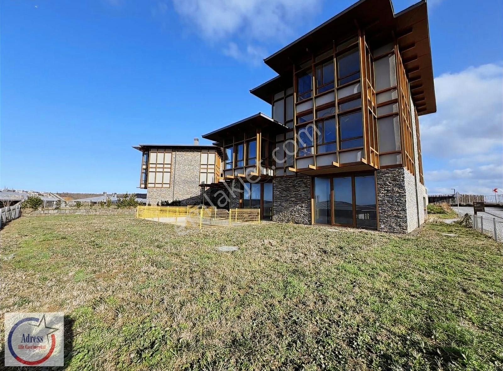 Beykoz Riva Satılık Villa Adress Life'den Düşler Vadisi Riva'da F Tipi 6+1 434m2 Fırsat..