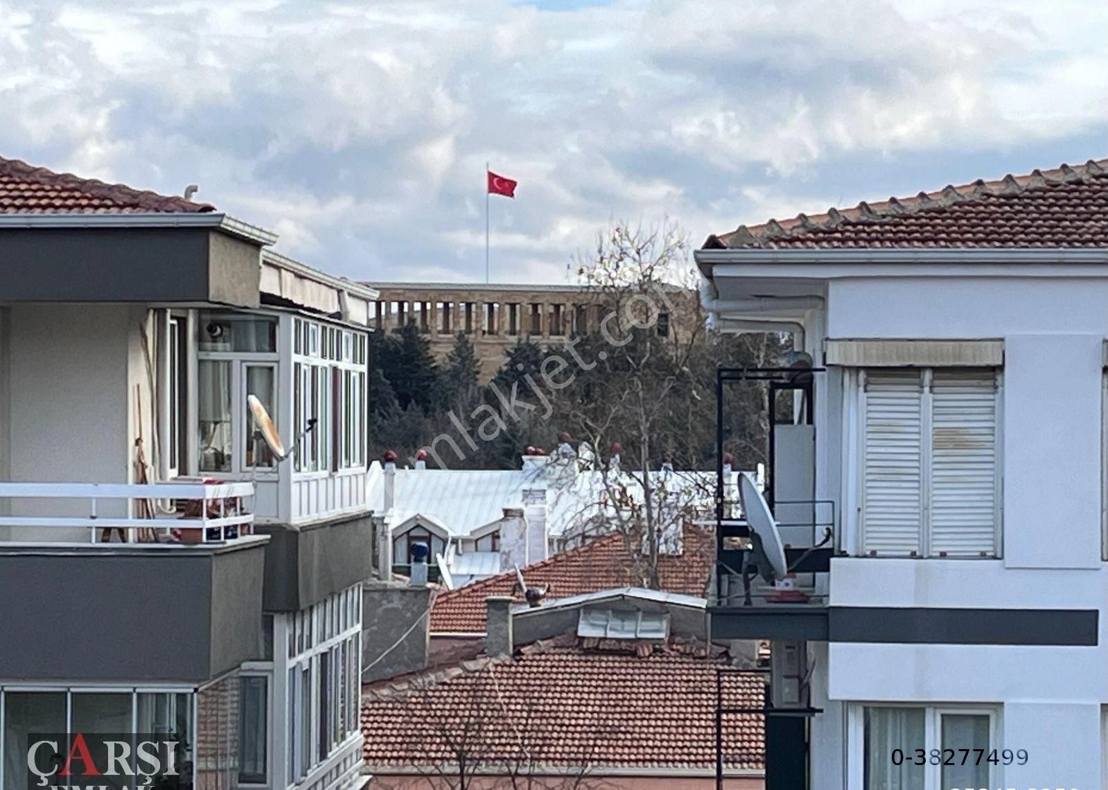 Çankaya Yukarı Bahçelievler Satılık Daire Çarşıdan Anıtkabir Gören Konumda Ön Cephe Cadde Üstü Bakımlı Geniş 2+1