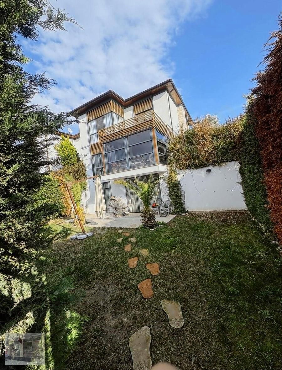 Silivri Kavaklı İstiklal Kiralık Villa Silivri Saray Konakların Da Eşyalı Tripleks Villa