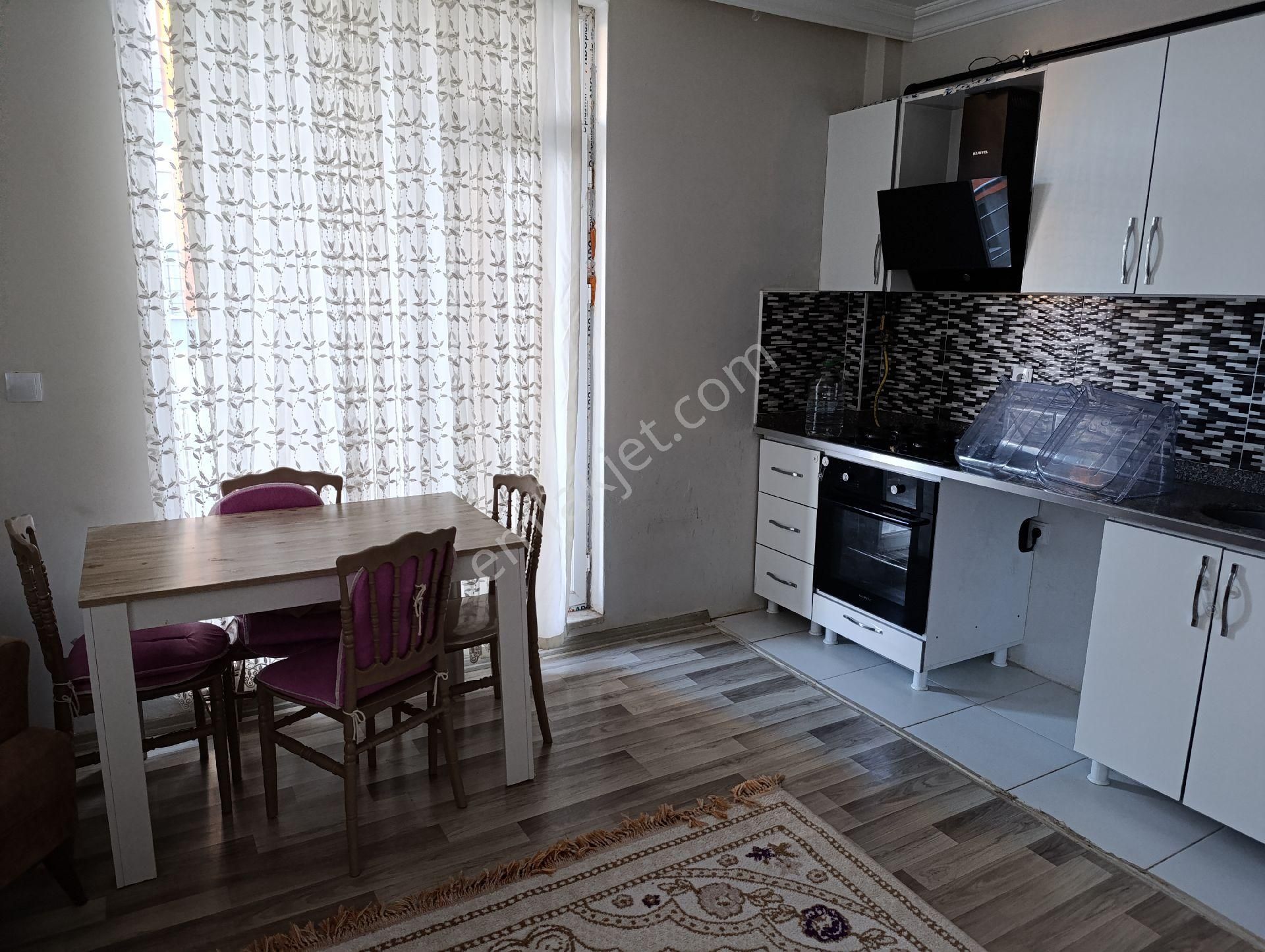 İpekyolu Vali Mithat Bey Kiralık Daire Memurdan Eşyalı Balkonlu 1+1 Kiralık Daire