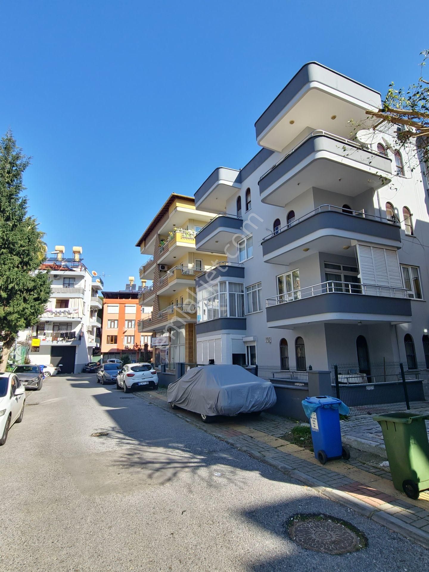 Alanya Çarşı Satılık Daire Damlataş Çarşı Mahallesi 2+1 Ayrı Mutfak Denize 300 Metre Satılık Daire