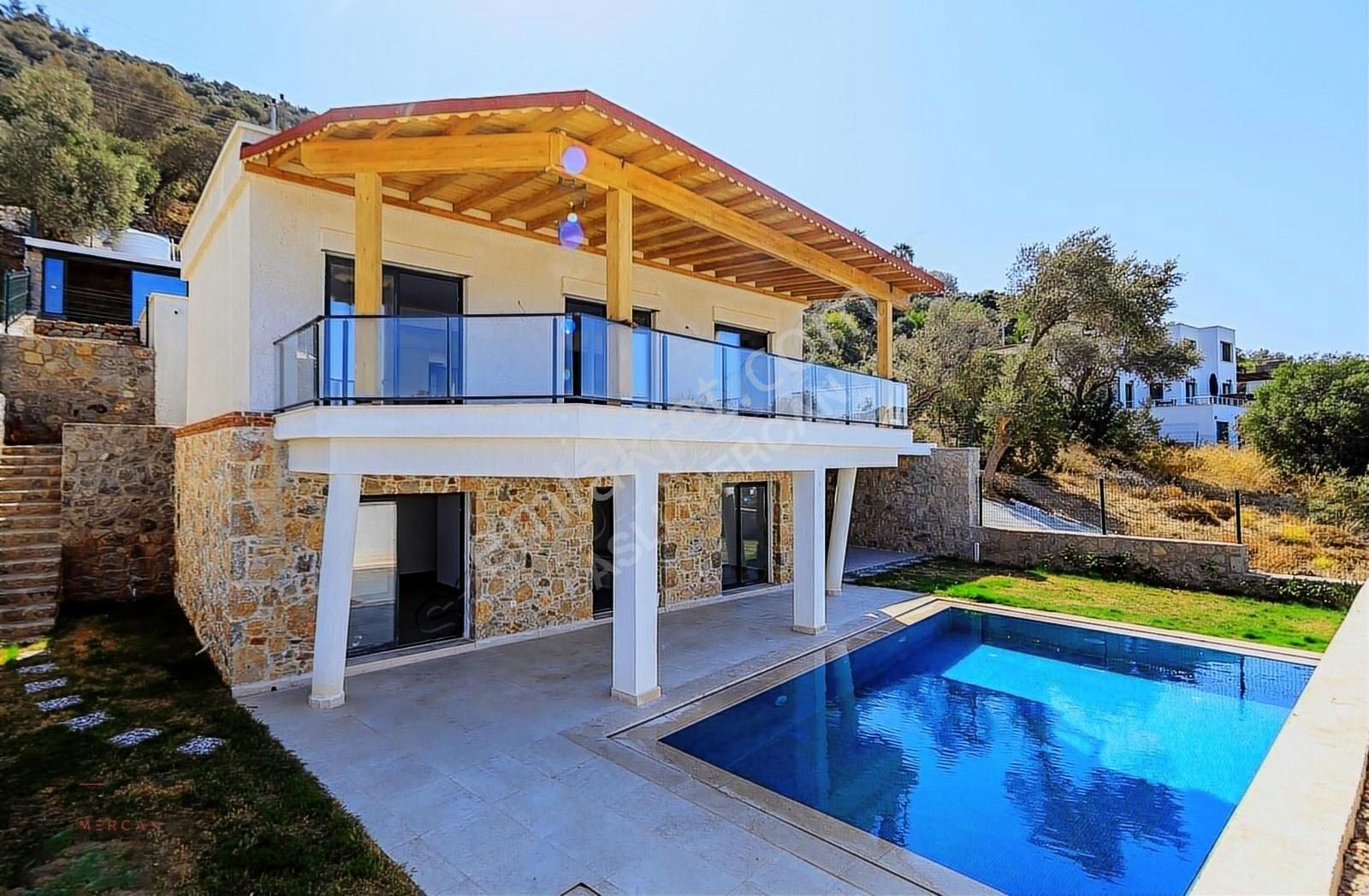 Muğla Bodrum Satılık Villa Bodrum'un Merkezinde, Kale Manzaralı Sıfır Müstakil Villa