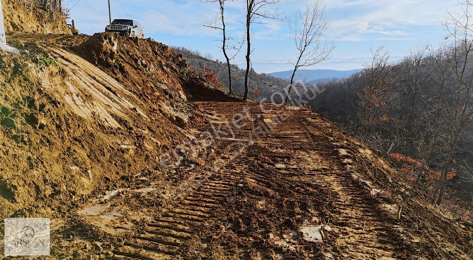 İznik Sarıağıl Satılık Tarla İznik Sarıağıl'da Resmi Yollu Doğanın İçinde Hobi Bahçesi