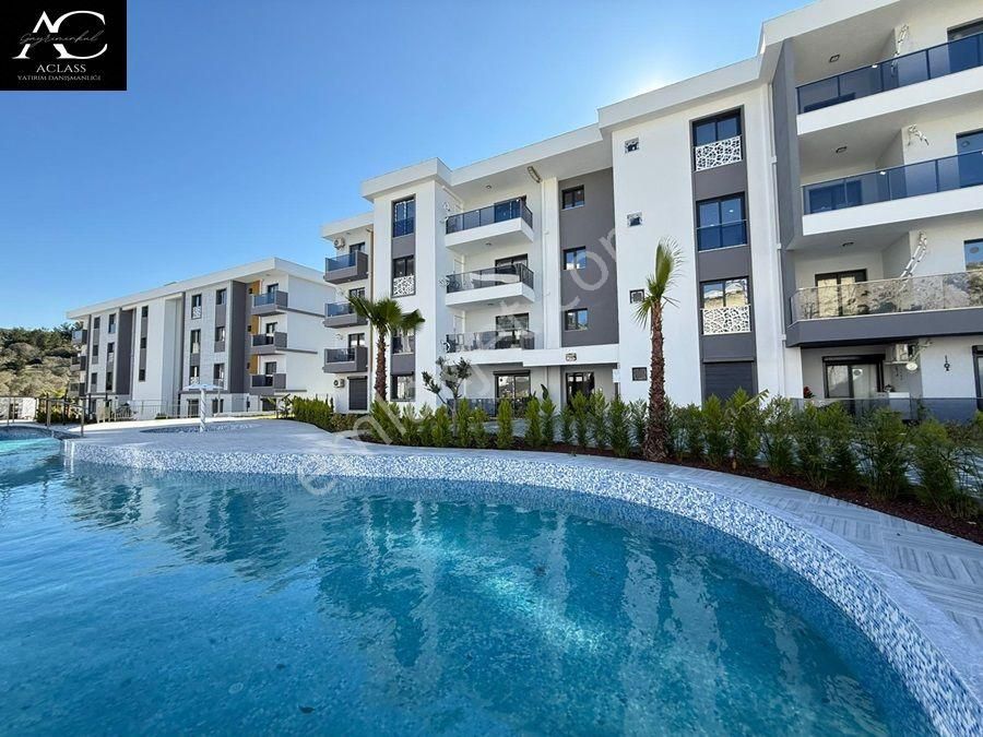 Kuşadası İkiçeşmelik Satılık Residence 7/24 Guvenlık-acık/kapalı Havuz-otopark-hamam-sauna-yerden Isıtma-yeni-lüx-fırsat 1+1 Daire