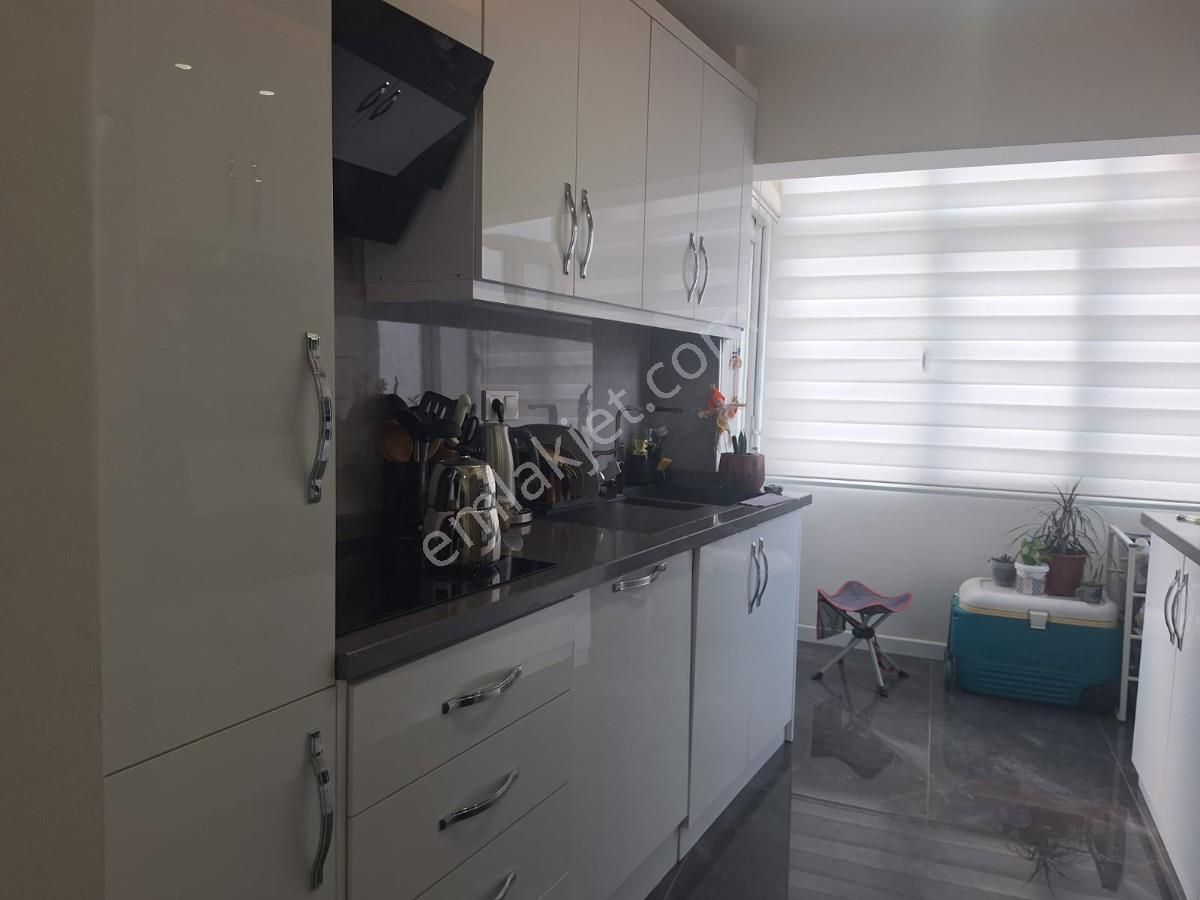 Buca Akıncılar Satılık Daire Akıncılar Mah.87 M2 Full Tadilatlı Arakat 2+1 Satılık Daire