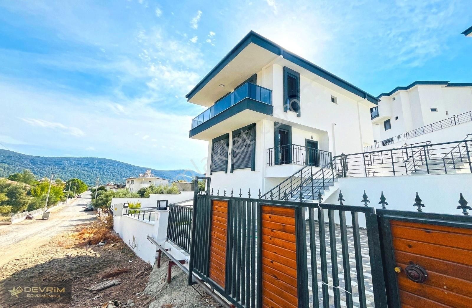 Didim Akbük Satılık Villa Didim Akbük Havuzlu Site De Satılık ,eşyalı 5+1 Sıfır Villa