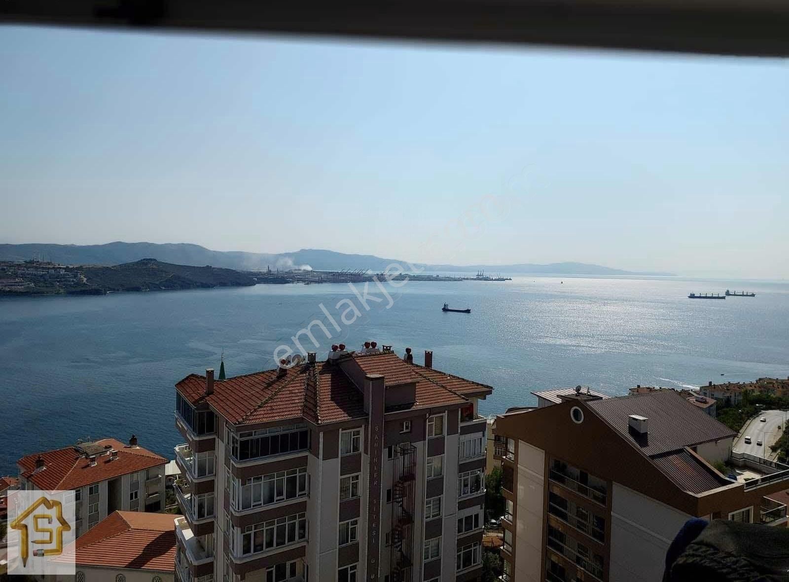 Gemlik Cumhuriyet Satılık Daire Soylu'dan Cumhuriyet Mh. 3+1 150m2 Sitede Masrafsız Yapılı Daire