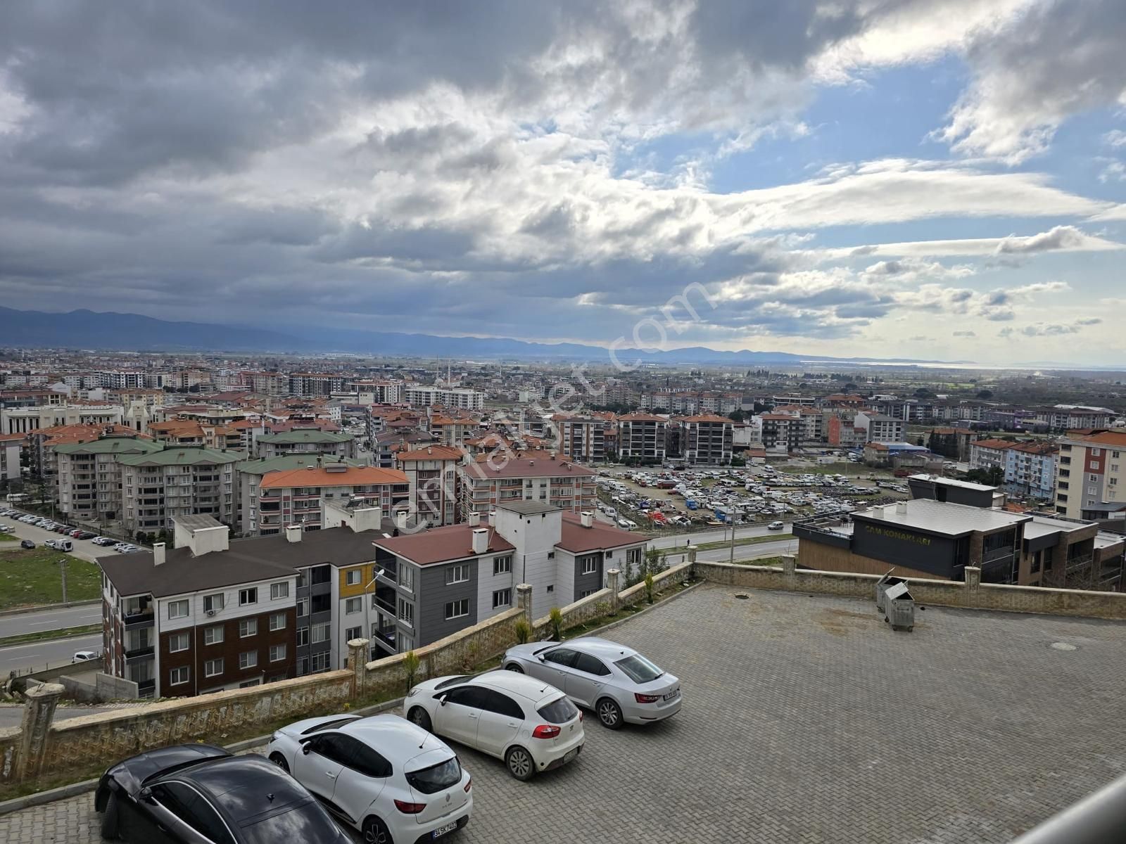 Edremit İbrahimce Satılık Daire Işıkhan Emlak 'tan Edremit Toki Mevki Bahçe Dupleksi