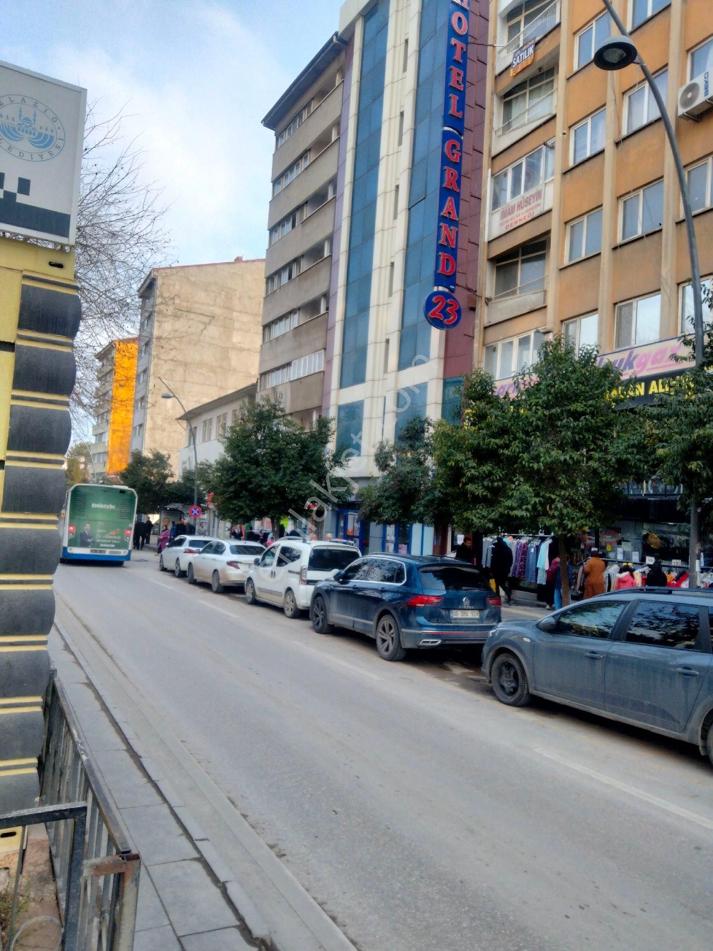 Elazığ Merkez İcadiye Satılık Daire Rüstem P Mh Gazı Cadesi Boyunda Satılık Daire