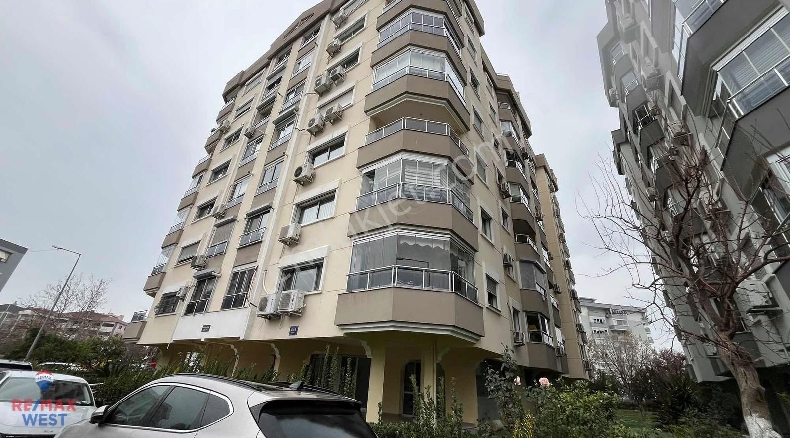 İzmir Karşıyaka Metroya Yakın Kiralık Daire Bostanlı Uğur Mumcu Parkı Kiralık Eşyalı 3+1 Daire