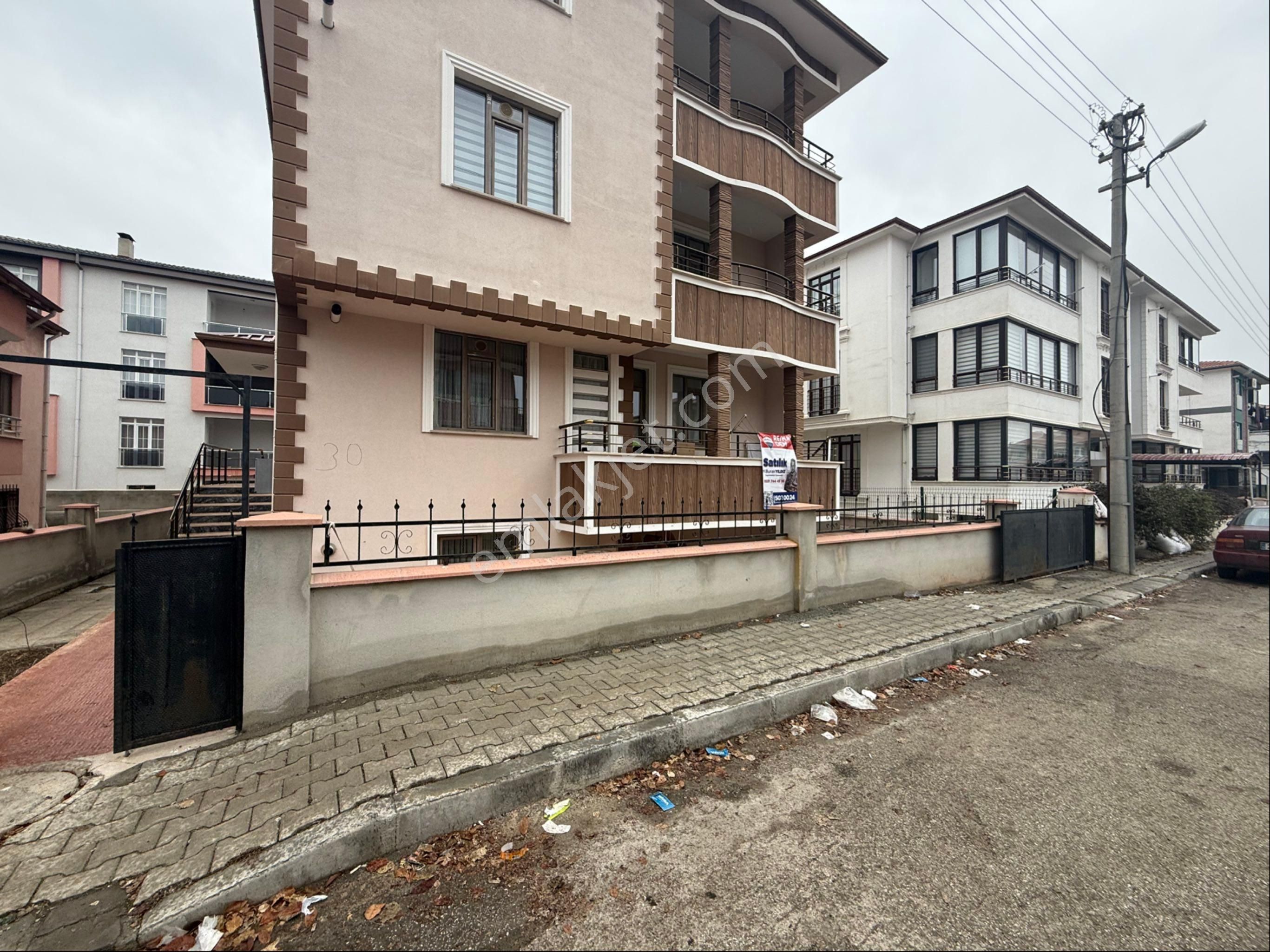 Erzincan Merkez Ergenekon Satılık Daire Remax Dem'den Ergenekon Mahallesinde Geniş Ferah Aydınlık Daire